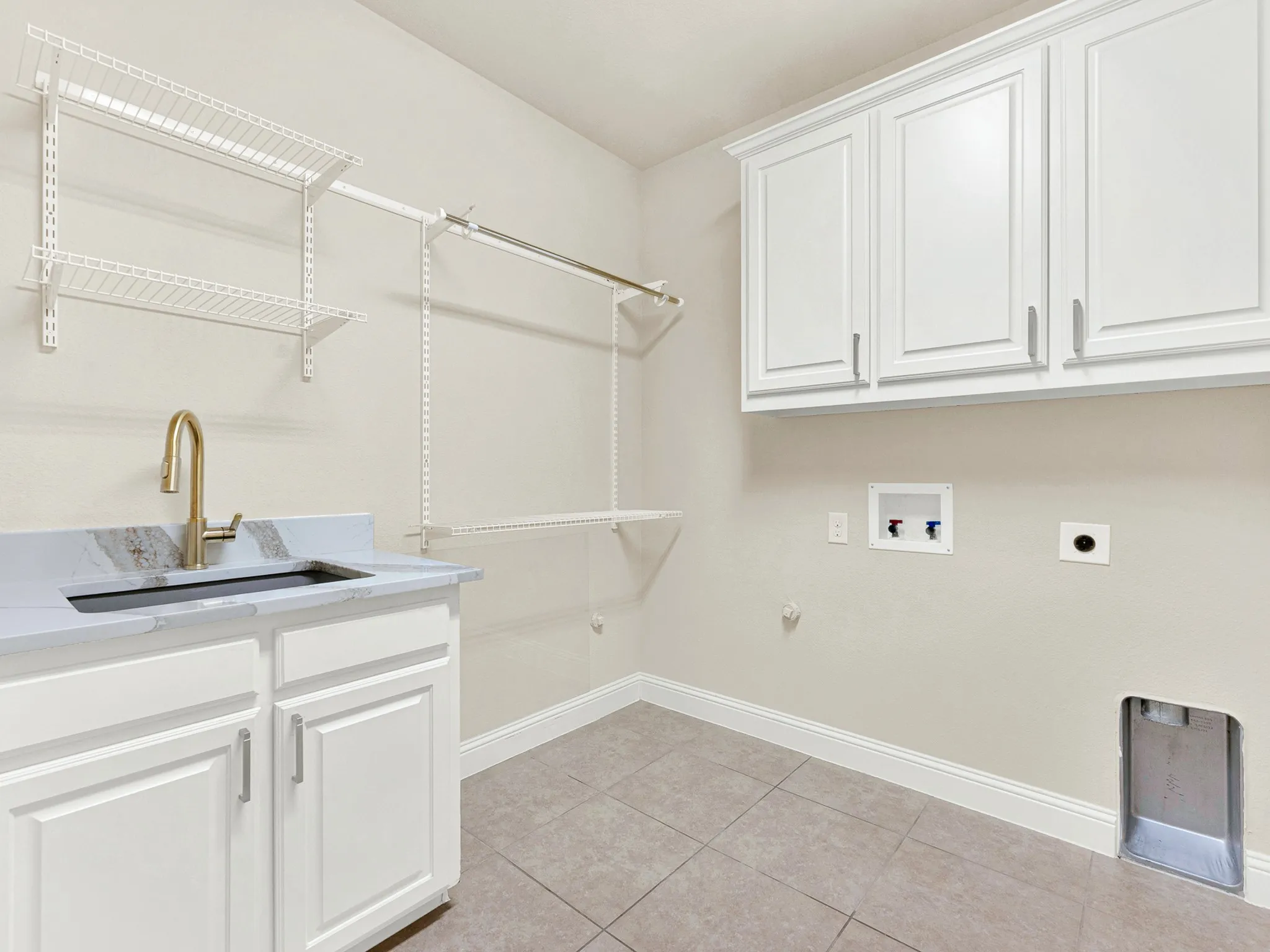 Single Family Residence For Sale in Collin County , 409 Daleport Drive, Murphy, Texas 75094, 5 Bedroom, 5 Bathroom, 3 Garage spaces, 4,162 Sqft, built in 2012, mls#21363504, Real Estate Agent in Murphy, Homes For Sale in Collin county, Homes For Sale in Murphy, Realtor in Murphy Texas, Real Estate Brokerage Independent Realty Texas, Luminita Cordes Realtor