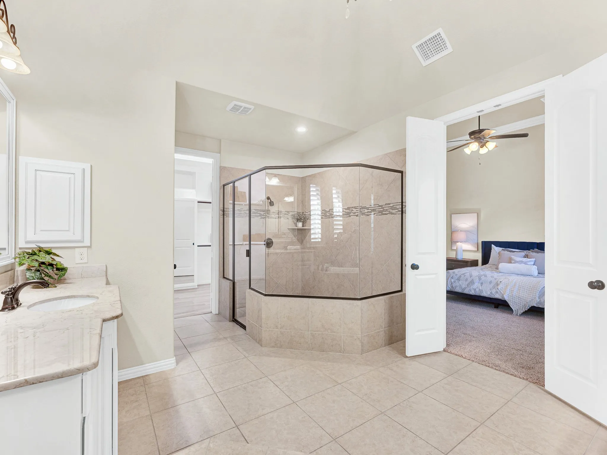 Single Family Residence For Sale in Collin County , 409 Daleport Drive, Murphy, Texas 75094, 5 Bedroom, 5 Bathroom, 3 Garage spaces, 4,162 Sqft, built in 2012, mls#21363504, Real Estate Agent in Murphy, Homes For Sale in Collin county, Homes For Sale in Murphy, Realtor in Murphy Texas, Real Estate Brokerage Independent Realty Texas, Luminita Cordes Realtor