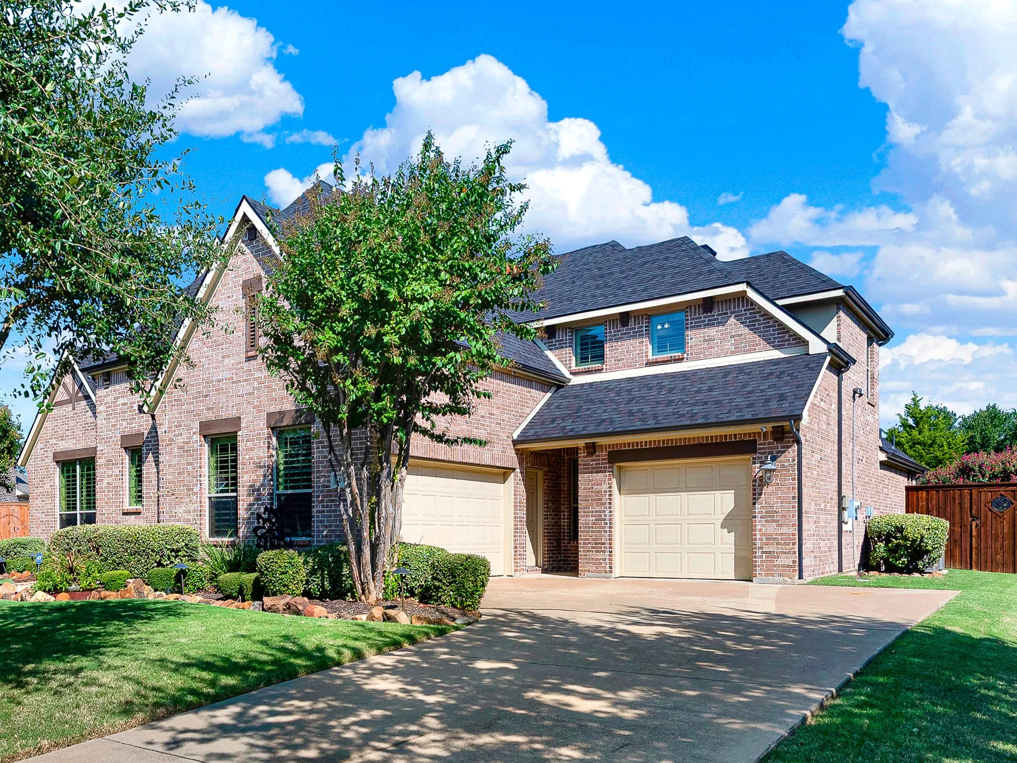 Single Family Residence For Sale in Collin County , 409 Daleport Drive, Murphy, Texas 75094, 5 Bedroom, 5 Bathroom, 3 Garage spaces, 4,162 Sqft, built in 2012, mls#21363504, Real Estate Agent in Murphy, Homes For Sale in Collin county, Homes For Sale in Murphy, Realtor in Murphy Texas, Real Estate Brokerage Independent Realty Texas, Luminita Cordes Realtor