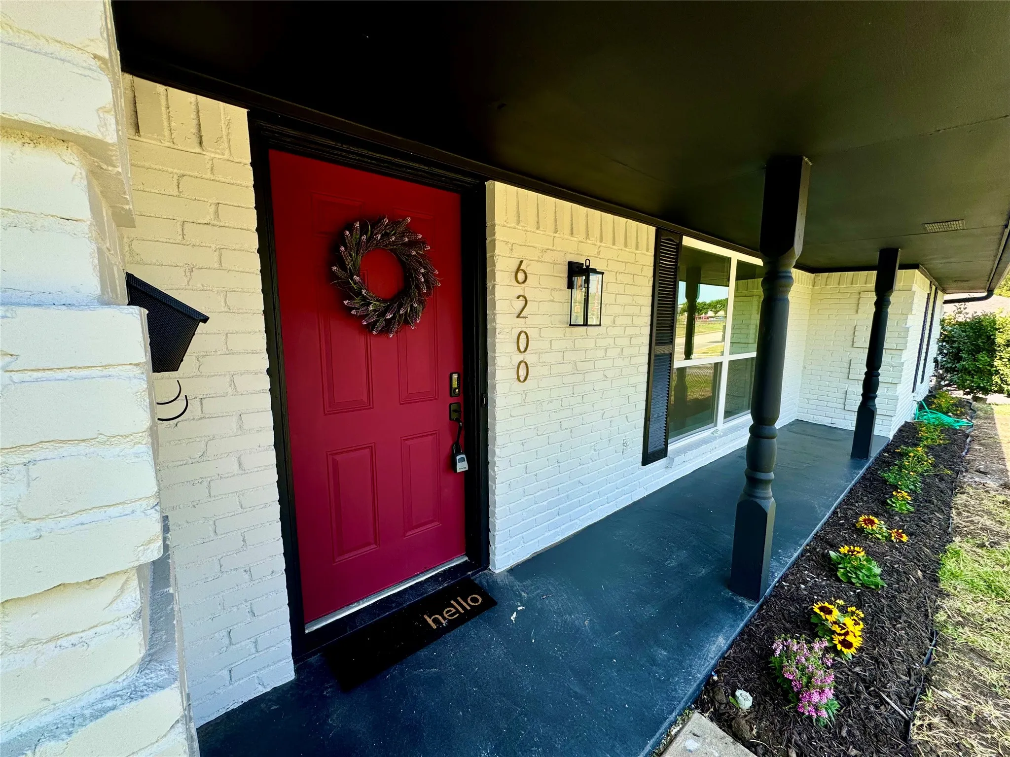 Single Family Residence For Rent in Tarrant County , 6200 Wrigley Way, Fort Worth, Texas 76133, 3 Bedroom, 2 Bathroom, 2 Garage spaces, 2,086 Sqft, built in 1967, mls#21388786, Real Estate Agent in Fort Worth, Homes For Rent in Tarrant county, Homes For Rent in Fort Worth, Realtor in Fort Worth Texas, Real Estate Brokerage Independent Realty Texas, Luminita Cordes Realtor