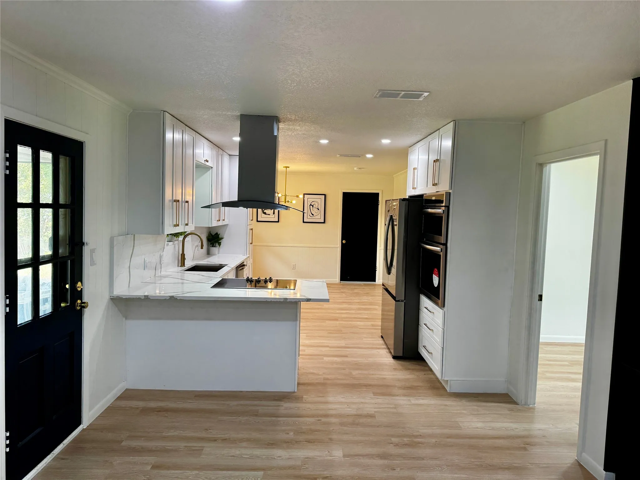 Single Family Residence For Rent in Tarrant County , 6200 Wrigley Way, Fort Worth, Texas 76133, 3 Bedroom, 2 Bathroom, 2 Garage spaces, 2,086 Sqft, built in 1967, mls#21388786, Real Estate Agent in Fort Worth, Homes For Rent in Tarrant county, Homes For Rent in Fort Worth, Realtor in Fort Worth Texas, Real Estate Brokerage Independent Realty Texas, Luminita Cordes Realtor