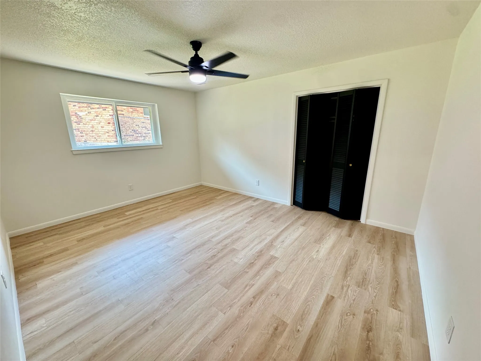 Single Family Residence For Rent in Tarrant County , 6200 Wrigley Way, Fort Worth, Texas 76133, 3 Bedroom, 2 Bathroom, 2 Garage spaces, 2,086 Sqft, built in 1967, mls#21388786, Real Estate Agent in Fort Worth, Homes For Rent in Tarrant county, Homes For Rent in Fort Worth, Realtor in Fort Worth Texas, Real Estate Brokerage Independent Realty Texas, Luminita Cordes Realtor