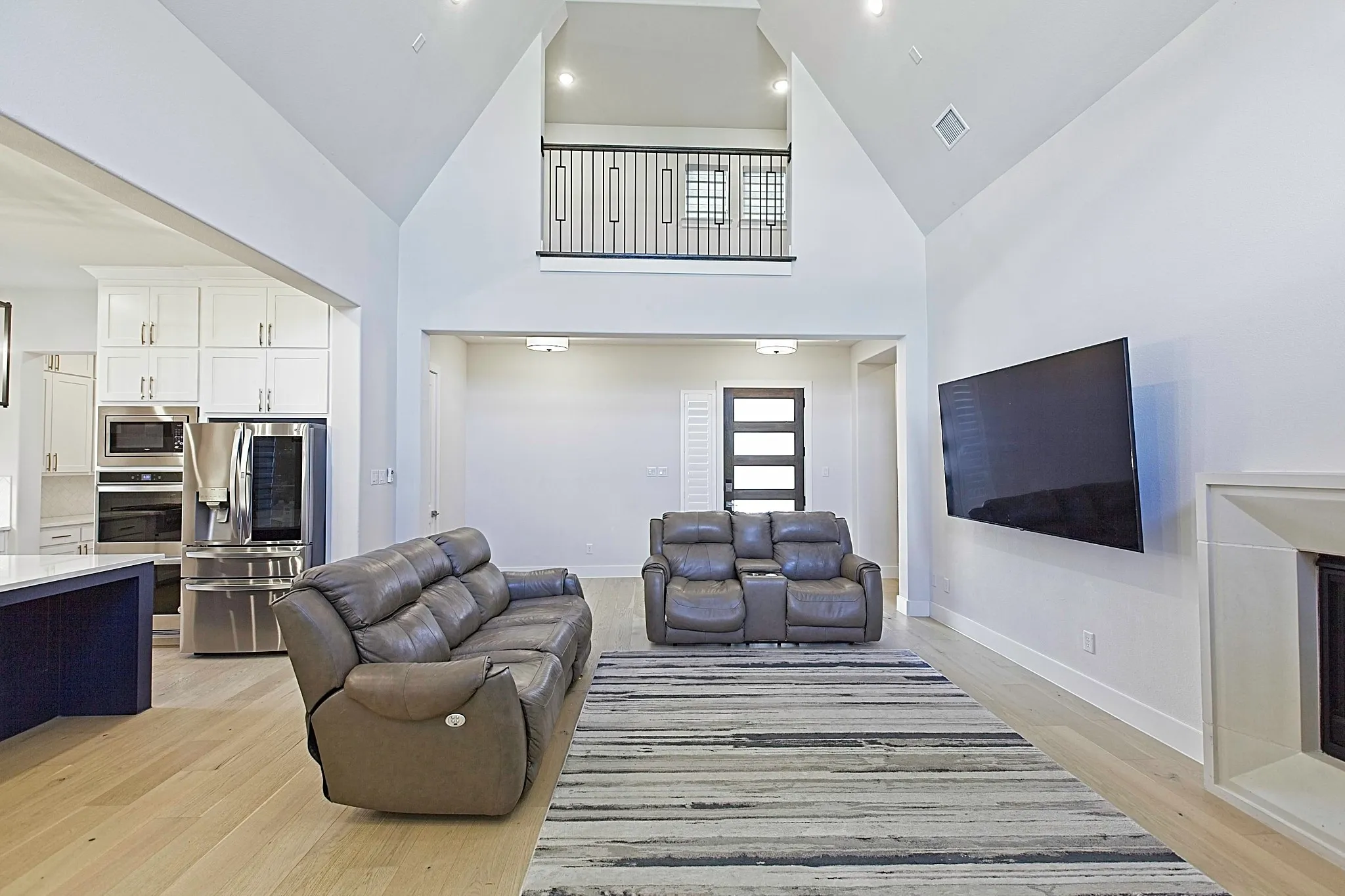 Single Family Residence For Rent in Collin County , 3041 Gaulding Drive, Prosper, Texas 75078, 4 Bedroom, 5 Bathroom, 3 Garage spaces, 3,879 Sqft, built in 2021, mls#21390432, Real Estate Agent in Prosper, Homes For Rent in Collin county, Homes For Rent in Prosper, Realtor in Prosper Texas, Real Estate Brokerage Independent Realty Texas, Luminita Cordes Realtor