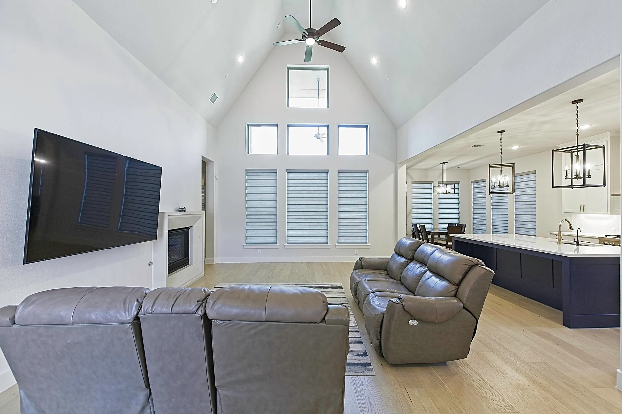 Single Family Residence For Rent in Collin County , 3041 Gaulding Drive, Prosper, Texas 75078, 4 Bedroom, 5 Bathroom, 3 Garage spaces, 3,879 Sqft, built in 2021, mls#21390432, Real Estate Agent in Prosper, Homes For Rent in Collin county, Homes For Rent in Prosper, Realtor in Prosper Texas, Real Estate Brokerage Independent Realty Texas, Luminita Cordes Realtor
