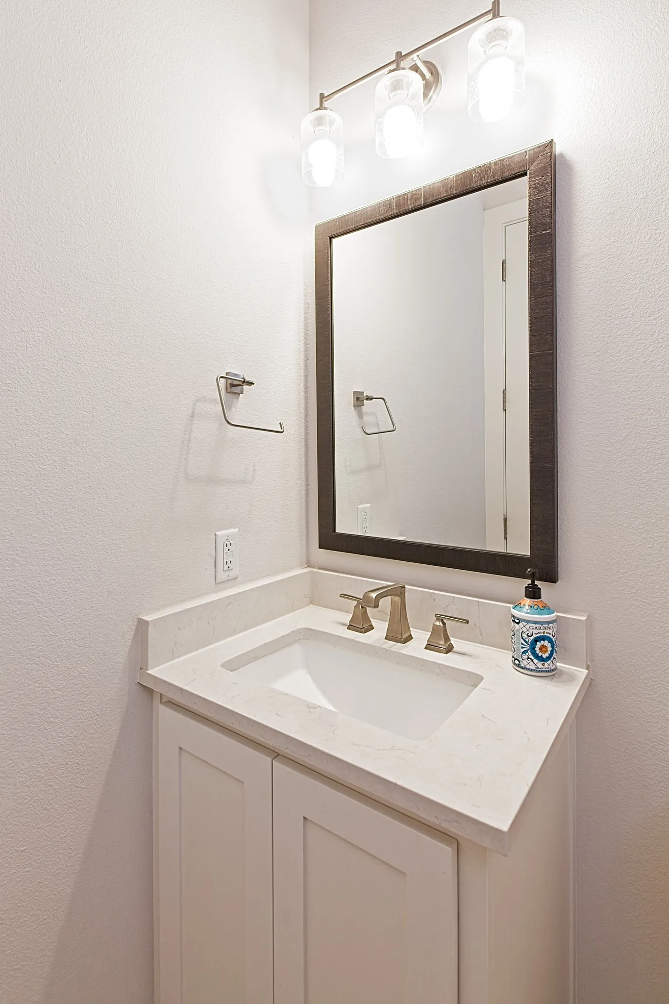 Single Family Residence For Rent in Collin County , 3041 Gaulding Drive, Prosper, Texas 75078, 4 Bedroom, 5 Bathroom, 3 Garage spaces, 3,879 Sqft, built in 2021, mls#21390432, Real Estate Agent in Prosper, Homes For Rent in Collin county, Homes For Rent in Prosper, Realtor in Prosper Texas, Real Estate Brokerage Independent Realty Texas, Luminita Cordes Realtor
