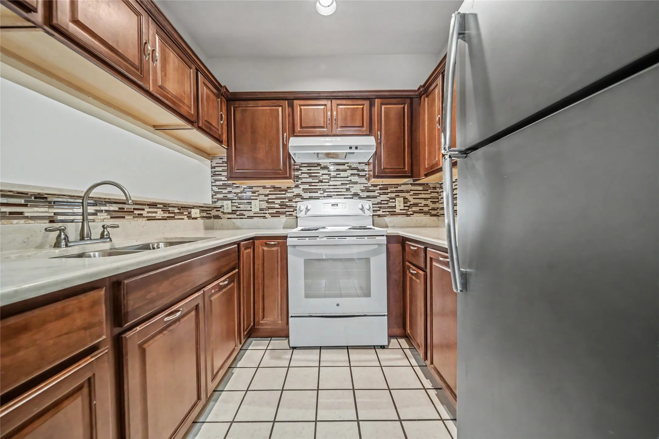 Condominium For Sale in Dallas County , 4430 Point Boulevard 101, Garland, Texas 75043, 2 Bedroom, 1 Bathroom, Garage spaces, 736 Sqft, built in 1983, mls#21381317, Real Estate Agent in Garland, Homes For Sale in Dallas county, Homes For Sale in Garland, Realtor in Garland Texas, Real Estate Brokerage Independent Realty Texas, Luminita Cordes Realtor