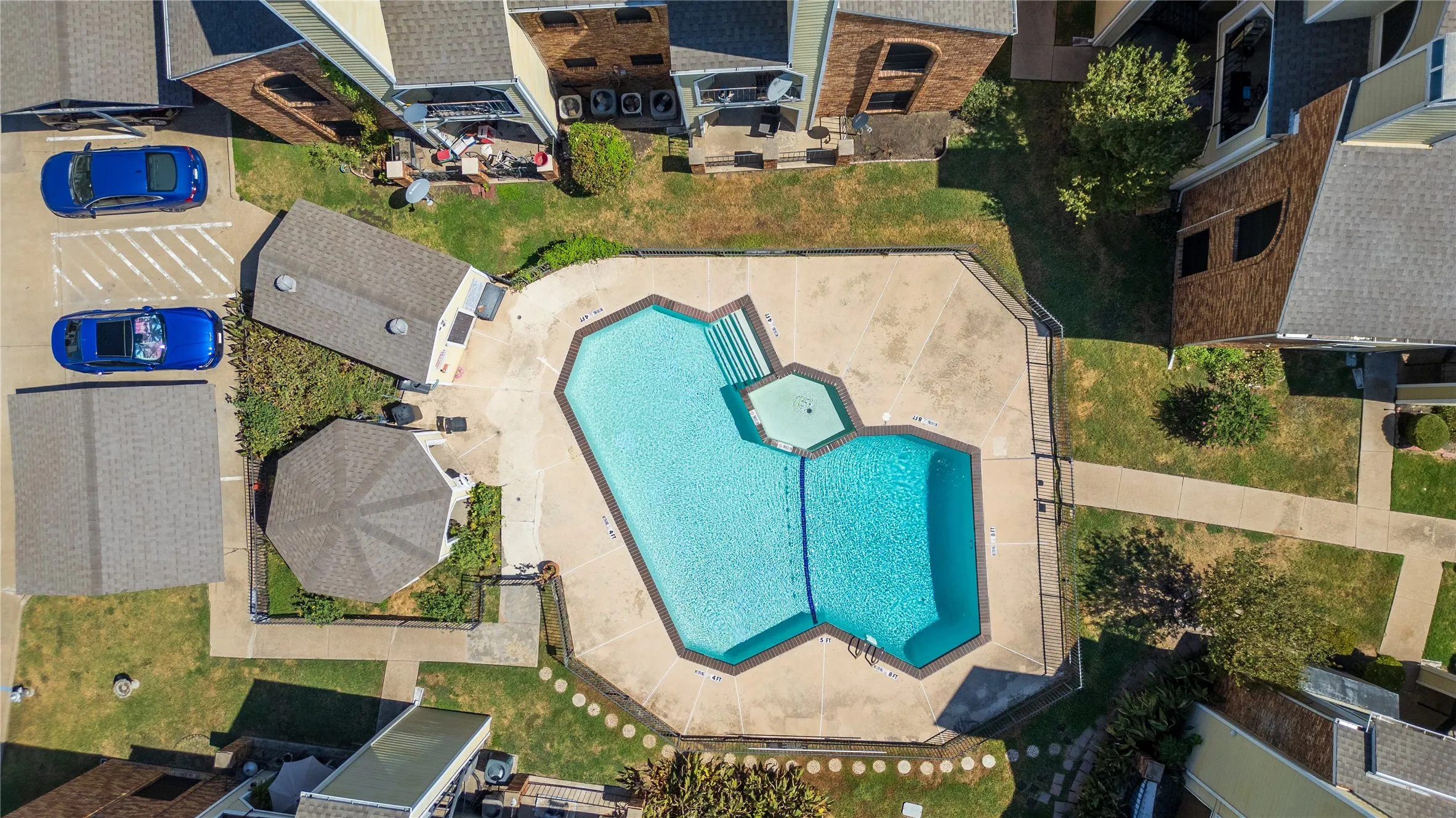 Condominium For Sale in Dallas County , 4430 Point Boulevard 101, Garland, Texas 75043, 2 Bedroom, 1 Bathroom, Garage spaces, 736 Sqft, built in 1983, mls#21381317, Real Estate Agent in Garland, Homes For Sale in Dallas county, Homes For Sale in Garland, Realtor in Garland Texas, Real Estate Brokerage Independent Realty Texas, Luminita Cordes Realtor