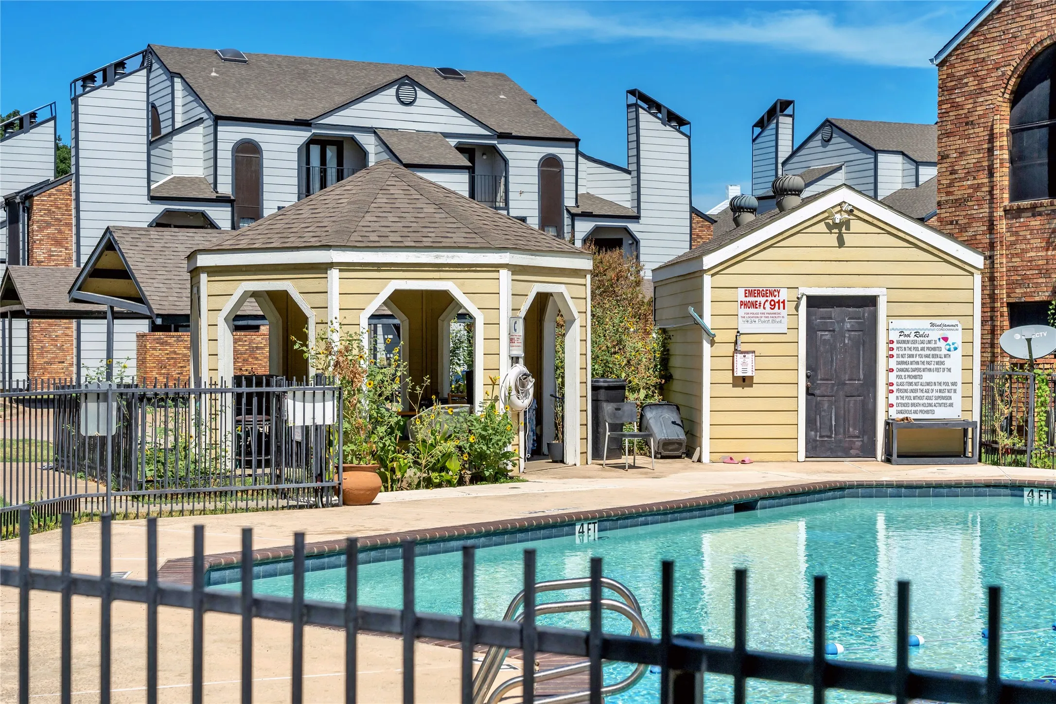 Condominium For Sale in Dallas County , 4430 Point Boulevard 101, Garland, Texas 75043, 2 Bedroom, 1 Bathroom, Garage spaces, 736 Sqft, built in 1983, mls#21381317, Real Estate Agent in Garland, Homes For Sale in Dallas county, Homes For Sale in Garland, Realtor in Garland Texas, Real Estate Brokerage Independent Realty Texas, Luminita Cordes Realtor