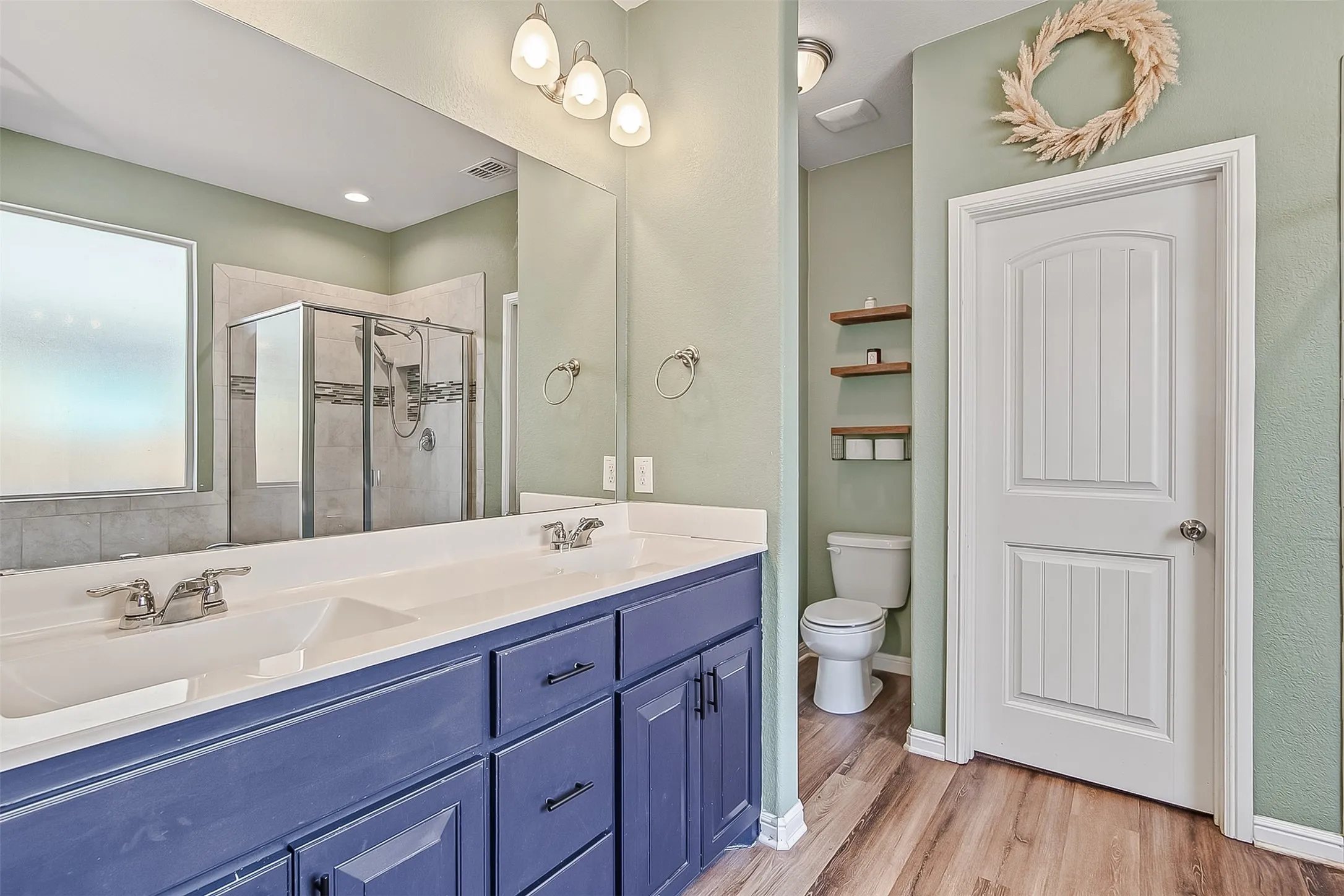Single Family Residence For Sale in Tarrant County , 825 Key Deer Drive, Fort Worth, Texas 76028, 3 Bedroom, 2 Bathroom, 2 Garage spaces, 1,802 Sqft, built in 2019, mls#21389312, Real Estate Agent in Fort Worth, Homes For Sale in Tarrant county, Homes For Sale in Fort Worth, Realtor in Fort Worth Texas, Real Estate Brokerage Independent Realty Texas, Luminita Cordes Realtor