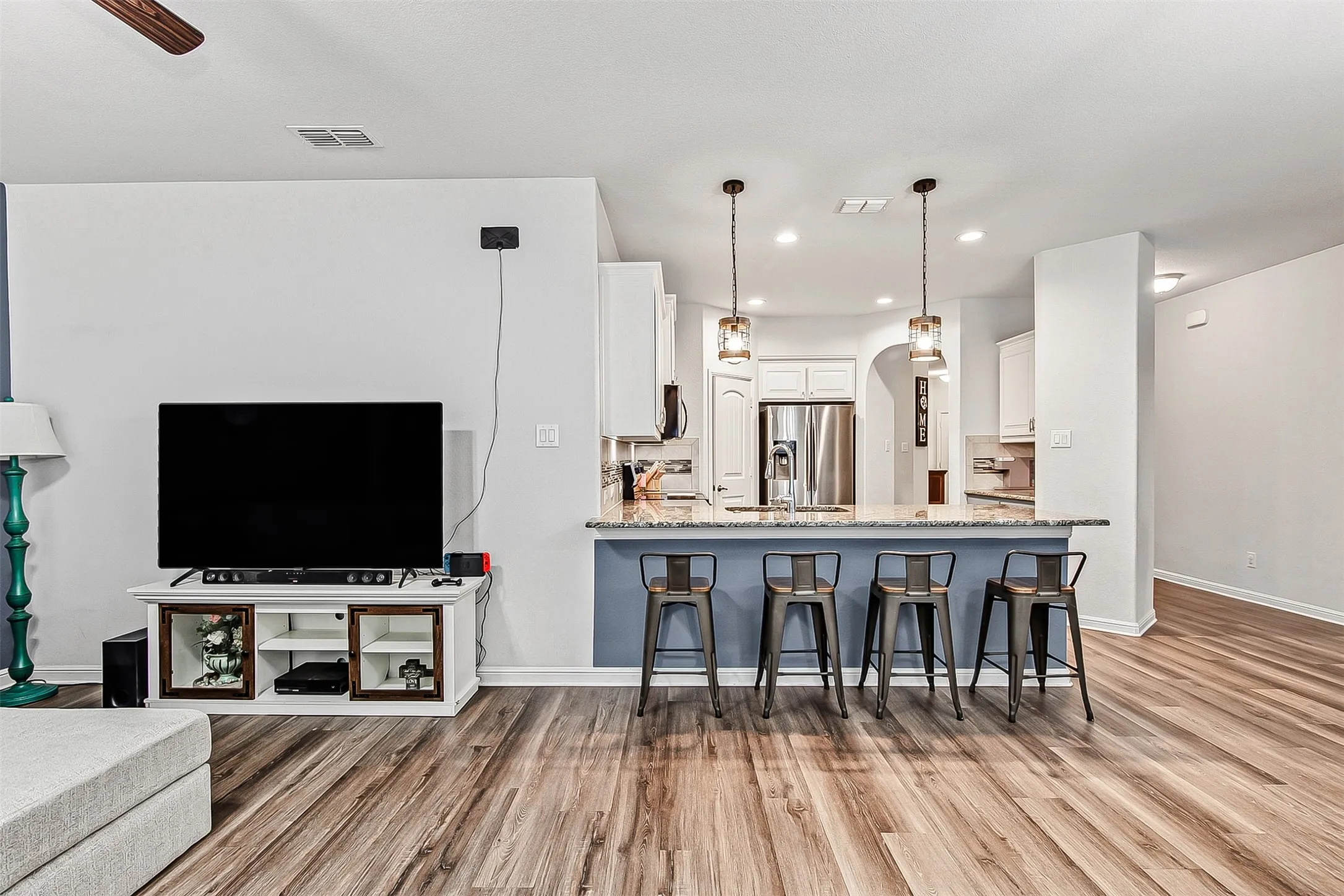 Single Family Residence For Sale in Tarrant County , 825 Key Deer Drive, Fort Worth, Texas 76028, 3 Bedroom, 2 Bathroom, 2 Garage spaces, 1,802 Sqft, built in 2019, mls#21389312, Real Estate Agent in Fort Worth, Homes For Sale in Tarrant county, Homes For Sale in Fort Worth, Realtor in Fort Worth Texas, Real Estate Brokerage Independent Realty Texas, Luminita Cordes Realtor