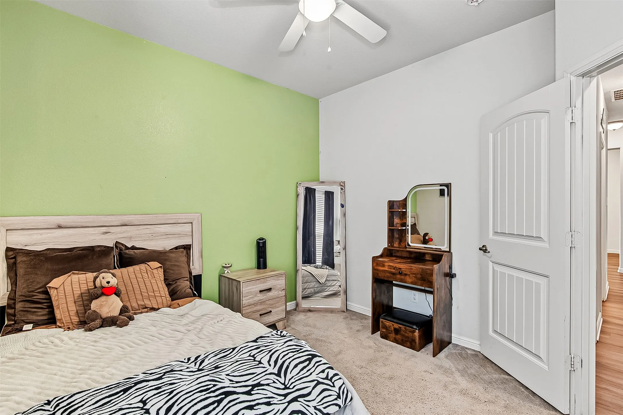 Single Family Residence For Sale in Tarrant County , 825 Key Deer Drive, Fort Worth, Texas 76028, 3 Bedroom, 2 Bathroom, 2 Garage spaces, 1,802 Sqft, built in 2019, mls#21389312, Real Estate Agent in Fort Worth, Homes For Sale in Tarrant county, Homes For Sale in Fort Worth, Realtor in Fort Worth Texas, Real Estate Brokerage Independent Realty Texas, Luminita Cordes Realtor