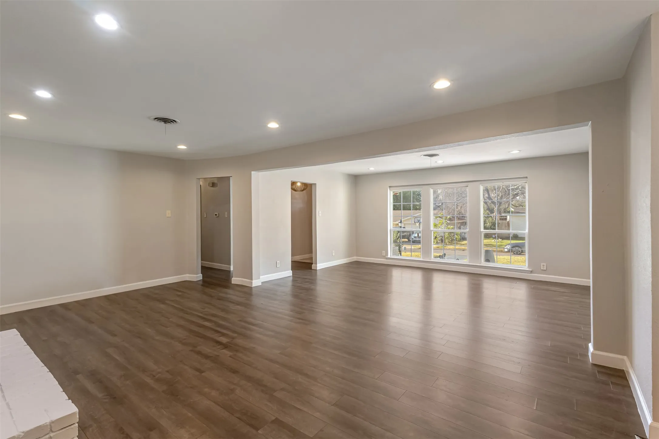 Single Family Residence For Sale in Tarrant County , 8001 Clark Street, North Richland Hills, Texas 76180, 3 Bedroom, 2 Bathroom, 2 Garage spaces, 1,808 Sqft, built in 1959, mls#21385758, Real Estate Agent in North Richland Hills, Homes For Sale in Tarrant county, Homes For Sale in North Richland Hills, Realtor in North Richland Hills Texas, Real Estate Brokerage Independent Realty Texas, Luminita Cordes Realtor