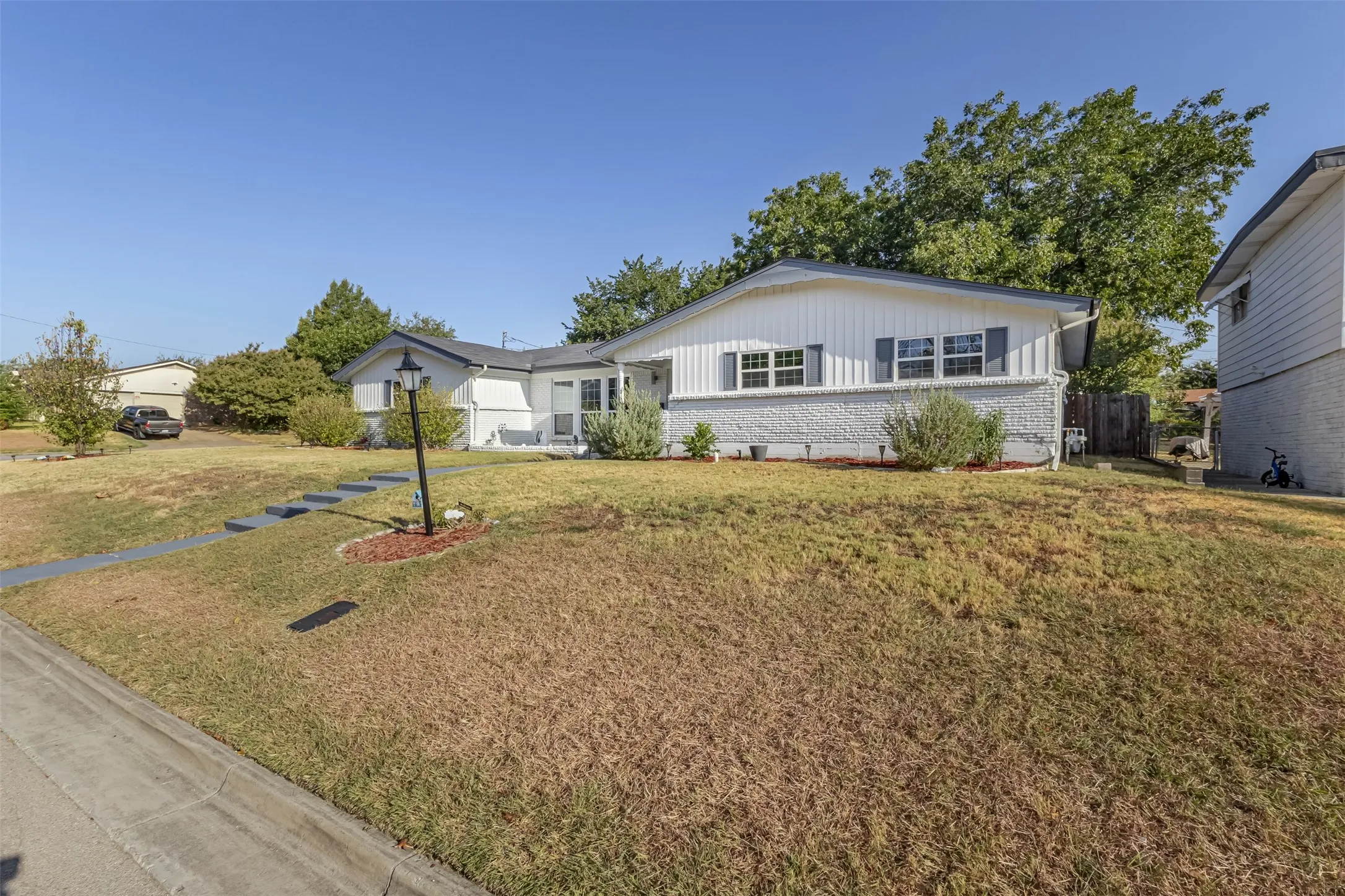 Single Family Residence For Sale in Tarrant County , 8001 Clark Street, North Richland Hills, Texas 76180, 3 Bedroom, 2 Bathroom, 2 Garage spaces, 1,808 Sqft, built in 1959, mls#21385758, Real Estate Agent in North Richland Hills, Homes For Sale in Tarrant county, Homes For Sale in North Richland Hills, Realtor in North Richland Hills Texas, Real Estate Brokerage Independent Realty Texas, Luminita Cordes Realtor
