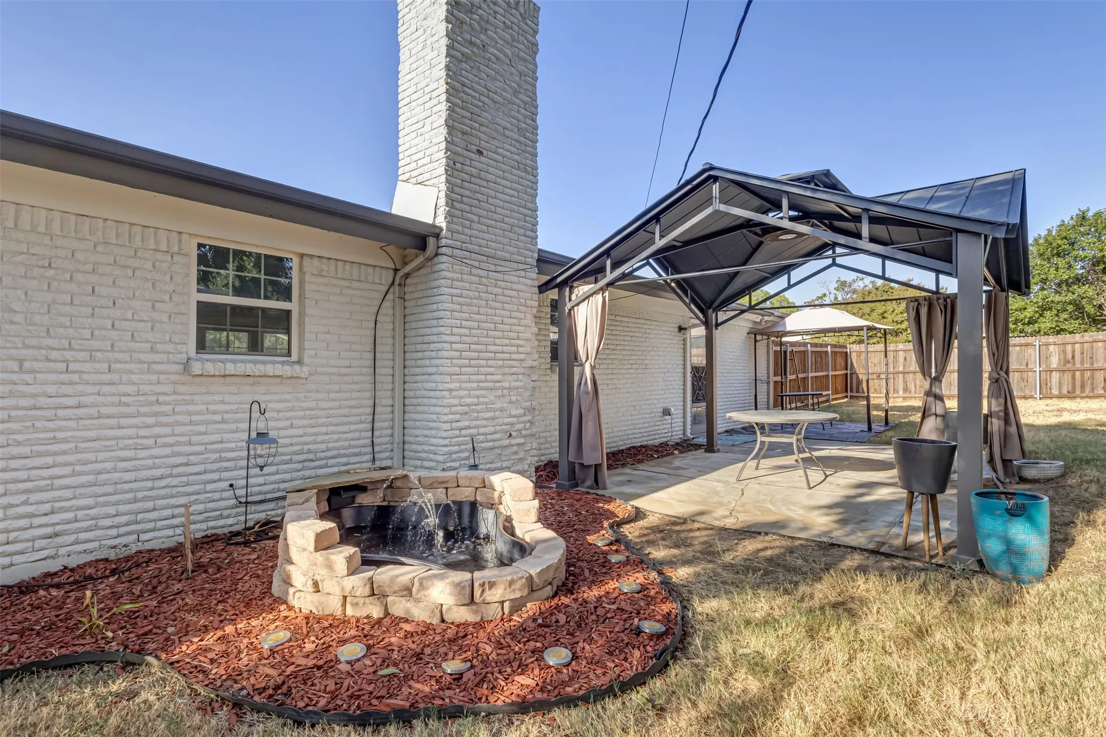 Single Family Residence For Sale in Tarrant County , 8001 Clark Street, North Richland Hills, Texas 76180, 3 Bedroom, 2 Bathroom, 2 Garage spaces, 1,808 Sqft, built in 1959, mls#21385758, Real Estate Agent in North Richland Hills, Homes For Sale in Tarrant county, Homes For Sale in North Richland Hills, Realtor in North Richland Hills Texas, Real Estate Brokerage Independent Realty Texas, Luminita Cordes Realtor