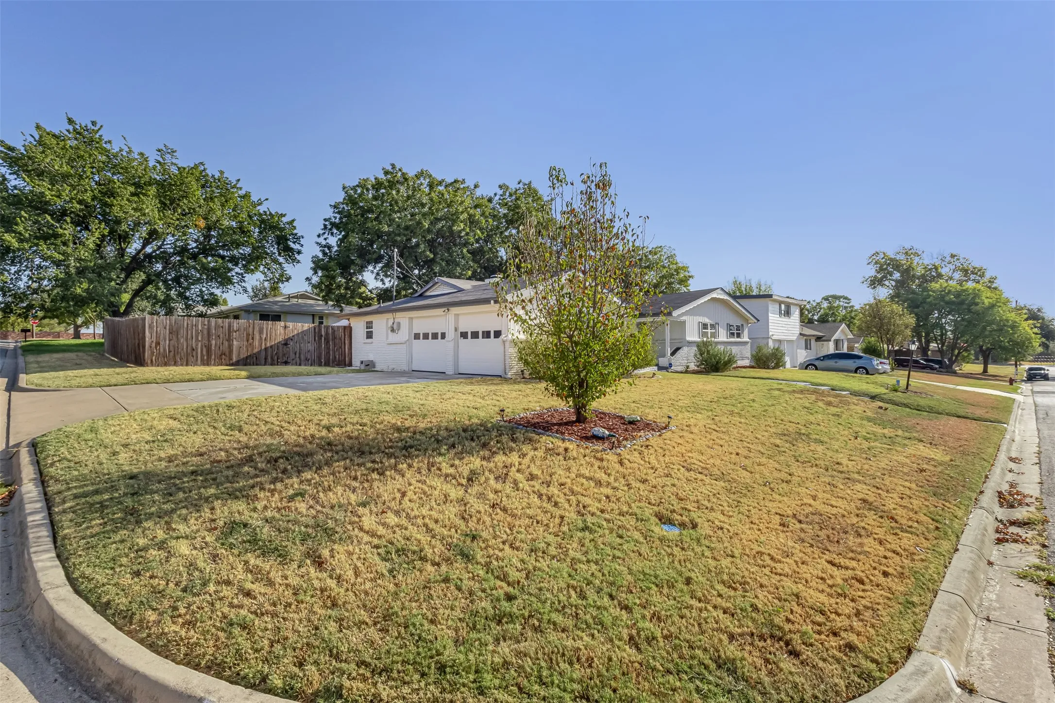 Single Family Residence For Sale in Tarrant County , 8001 Clark Street, North Richland Hills, Texas 76180, 3 Bedroom, 2 Bathroom, 2 Garage spaces, 1,808 Sqft, built in 1959, mls#21385758, Real Estate Agent in North Richland Hills, Homes For Sale in Tarrant county, Homes For Sale in North Richland Hills, Realtor in North Richland Hills Texas, Real Estate Brokerage Independent Realty Texas, Luminita Cordes Realtor