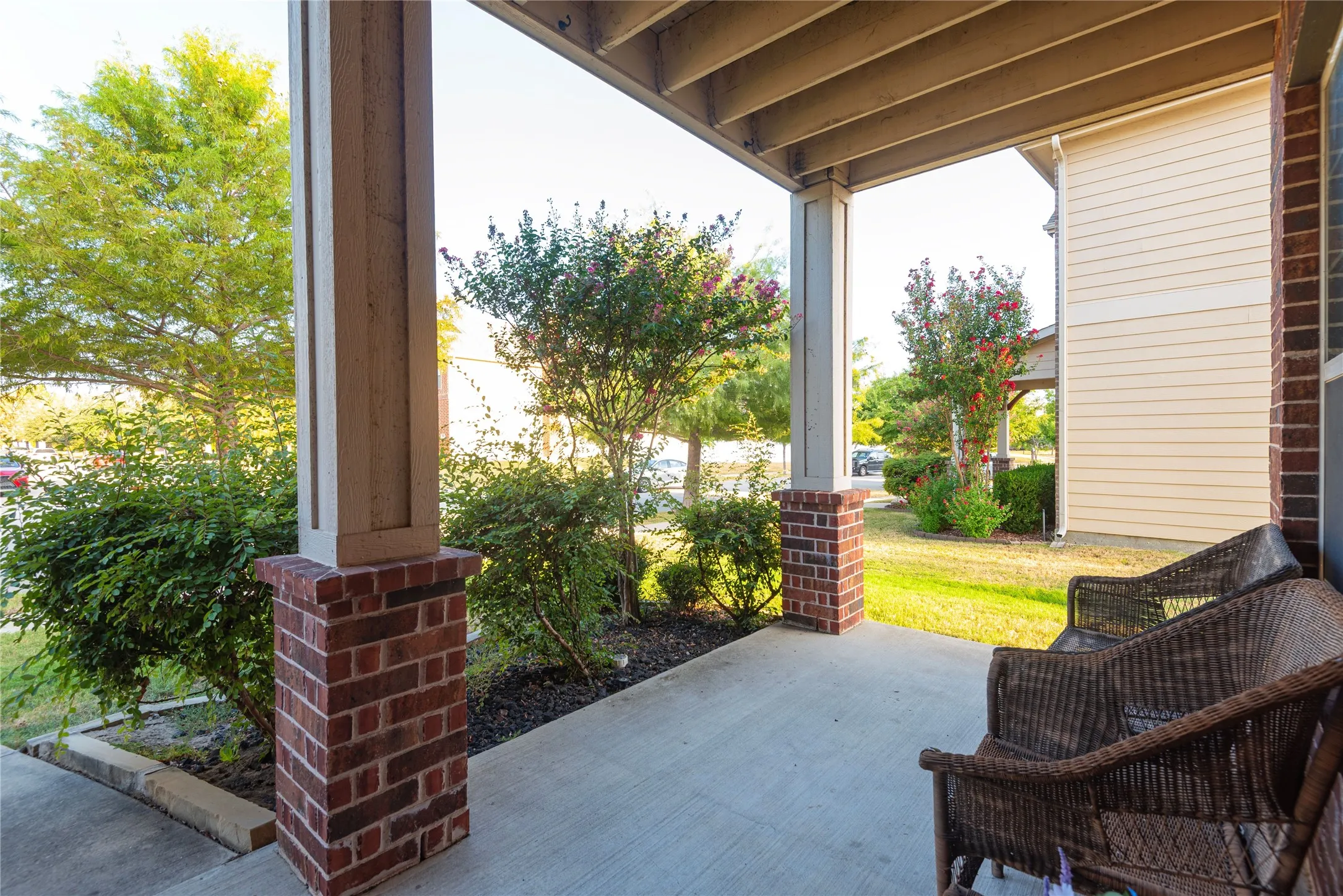 Single Family Residence For Sale in Denton County , 708 Whitemarsh Drive, Aubrey, Texas 76227, 4 Bedroom, 3 Bathroom, 2 Garage spaces, 2,049 Sqft, built in 2015, mls#21383993, Real Estate Agent in Aubrey, Homes For Sale in Denton county, Homes For Sale in Aubrey, Realtor in Aubrey Texas, Real Estate Brokerage Independent Realty Texas, Luminita Cordes Realtor