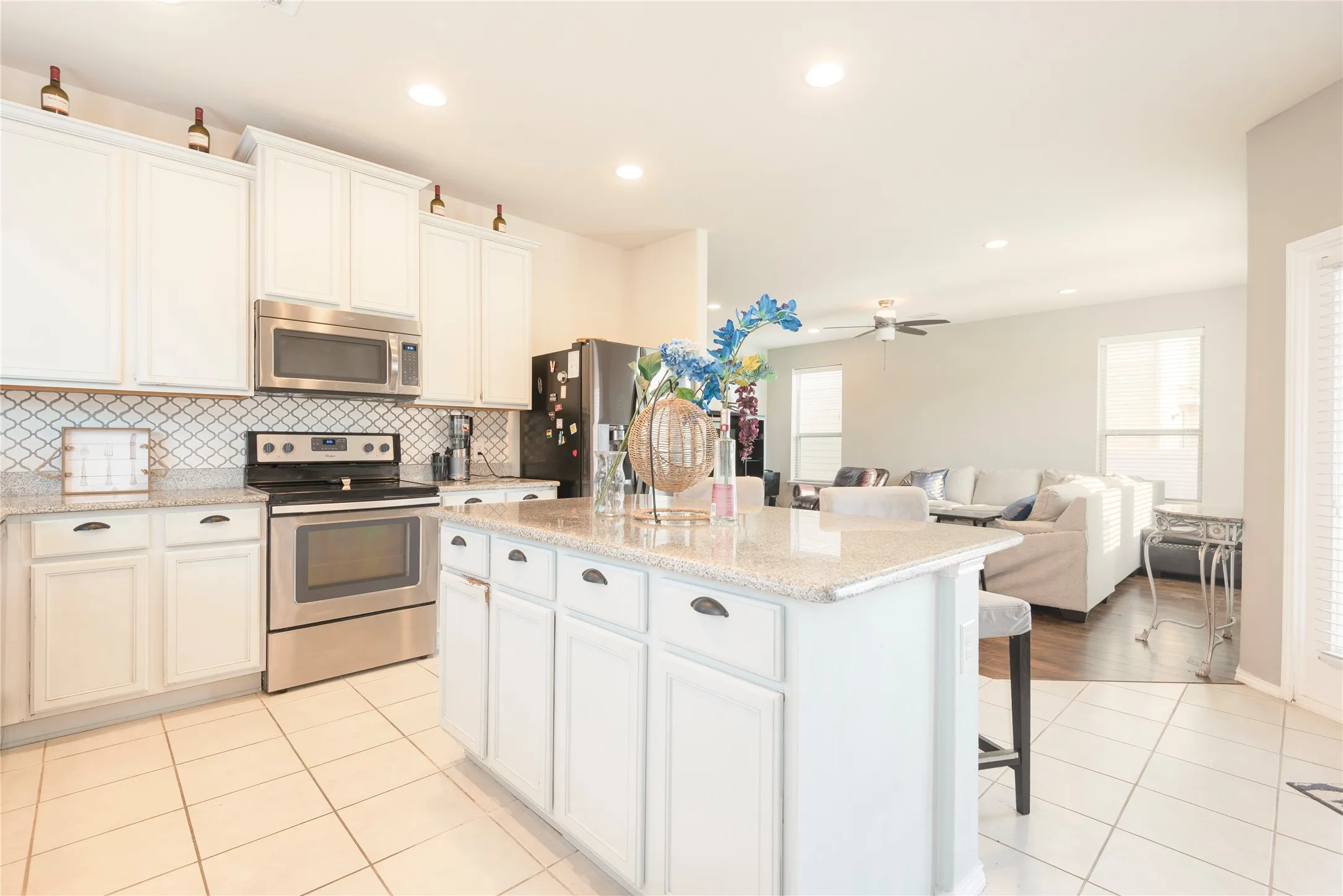 Single Family Residence For Sale in Denton County , 708 Whitemarsh Drive, Aubrey, Texas 76227, 4 Bedroom, 3 Bathroom, 2 Garage spaces, 2,049 Sqft, built in 2015, mls#21383993, Real Estate Agent in Aubrey, Homes For Sale in Denton county, Homes For Sale in Aubrey, Realtor in Aubrey Texas, Real Estate Brokerage Independent Realty Texas, Luminita Cordes Realtor