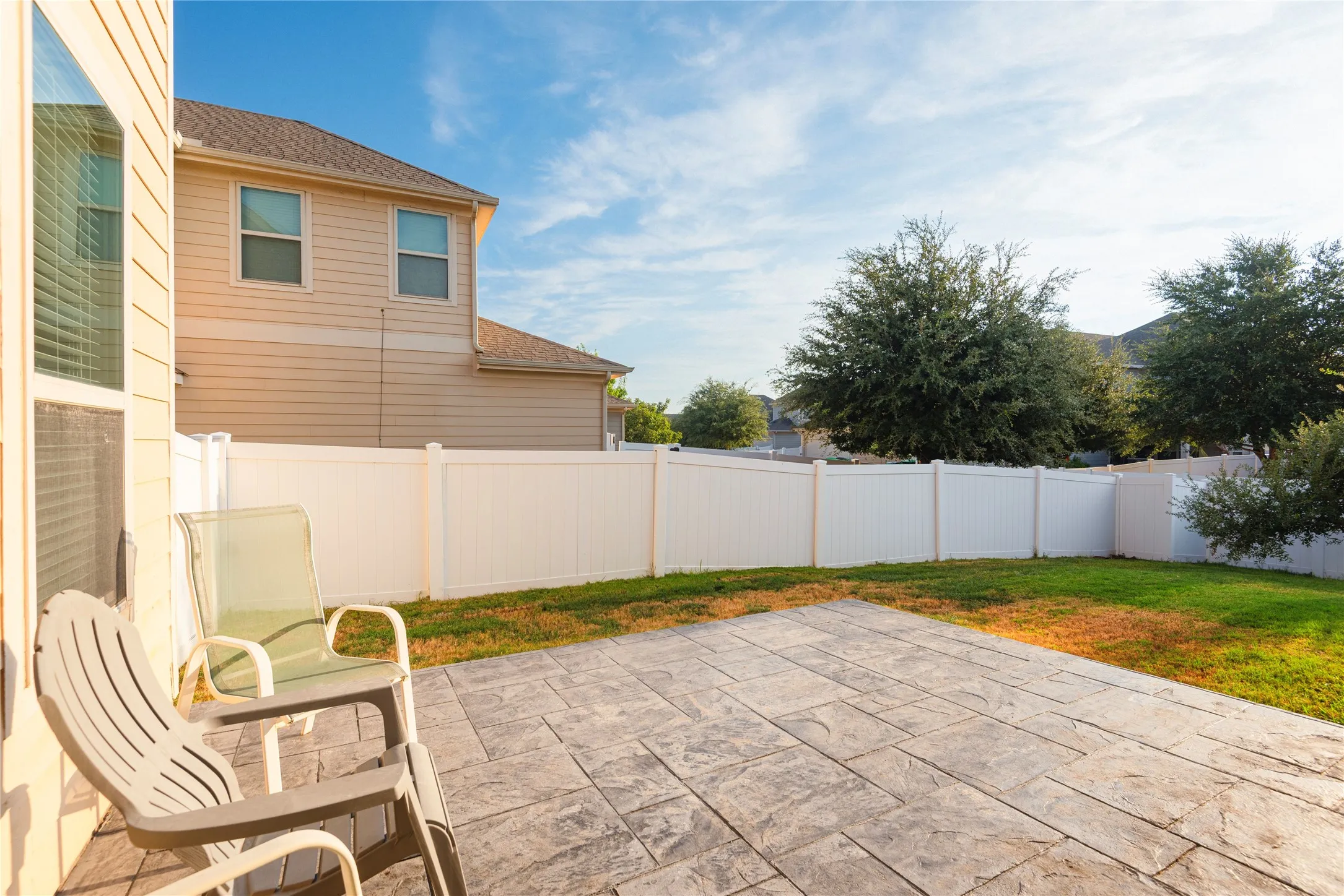 Single Family Residence For Sale in Denton County , 708 Whitemarsh Drive, Aubrey, Texas 76227, 4 Bedroom, 3 Bathroom, 2 Garage spaces, 2,049 Sqft, built in 2015, mls#21383993, Real Estate Agent in Aubrey, Homes For Sale in Denton county, Homes For Sale in Aubrey, Realtor in Aubrey Texas, Real Estate Brokerage Independent Realty Texas, Luminita Cordes Realtor