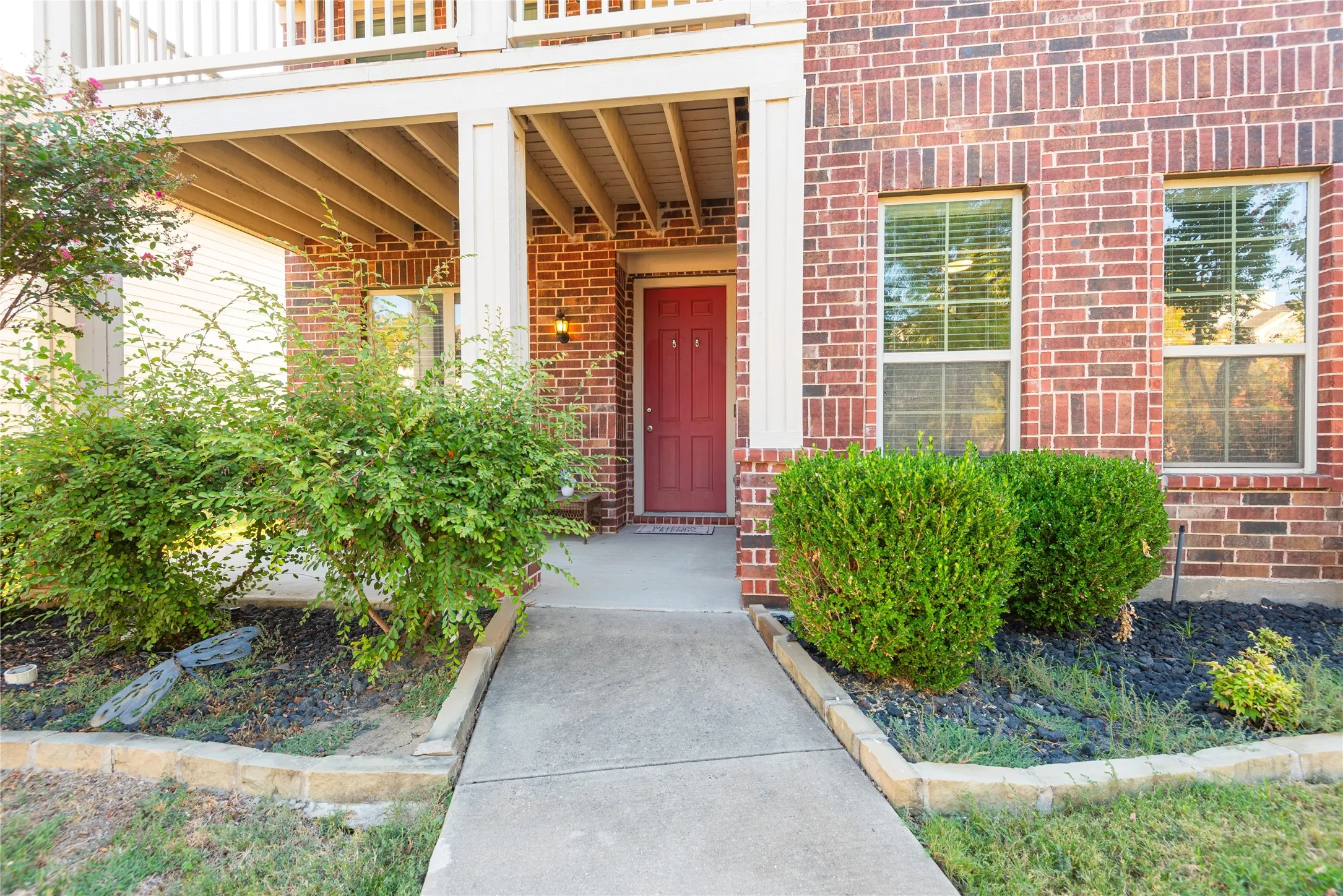 Single Family Residence For Sale in Denton County , 708 Whitemarsh Drive, Aubrey, Texas 76227, 4 Bedroom, 3 Bathroom, 2 Garage spaces, 2,049 Sqft, built in 2015, mls#21383993, Real Estate Agent in Aubrey, Homes For Sale in Denton county, Homes For Sale in Aubrey, Realtor in Aubrey Texas, Real Estate Brokerage Independent Realty Texas, Luminita Cordes Realtor