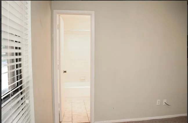 Duplex For Rent in Tarrant County , 7009 Overton Park, North Richland Hills, Texas 76182, 3 Bedroom, 2 Bathroom, Garage spaces, 2,240 Sqft, built in 1984, mls#21390236, Real Estate Agent in North Richland Hills, Homes For Rent in Tarrant county, Homes For Rent in North Richland Hills, Realtor in North Richland Hills Texas, Real Estate Brokerage Independent Realty Texas, Luminita Cordes Realtor