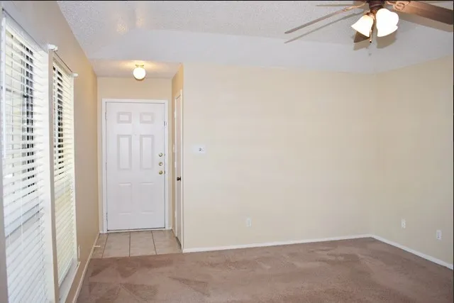 Duplex For Rent in Tarrant County , 7009 Overton Park, North Richland Hills, Texas 76182, 3 Bedroom, 2 Bathroom, Garage spaces, 2,240 Sqft, built in 1984, mls#21390236, Real Estate Agent in North Richland Hills, Homes For Rent in Tarrant county, Homes For Rent in North Richland Hills, Realtor in North Richland Hills Texas, Real Estate Brokerage Independent Realty Texas, Luminita Cordes Realtor