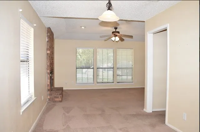 Duplex For Rent in Tarrant County , 7009 Overton Park, North Richland Hills, Texas 76182, 3 Bedroom, 2 Bathroom, Garage spaces, 2,240 Sqft, built in 1984, mls#21390236, Real Estate Agent in North Richland Hills, Homes For Rent in Tarrant county, Homes For Rent in North Richland Hills, Realtor in North Richland Hills Texas, Real Estate Brokerage Independent Realty Texas, Luminita Cordes Realtor
