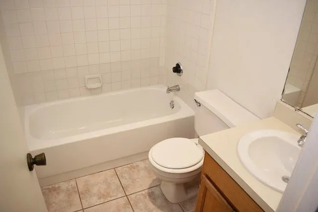 Duplex For Rent in Tarrant County , 7009 Overton Park, North Richland Hills, Texas 76182, 3 Bedroom, 2 Bathroom, Garage spaces, 2,240 Sqft, built in 1984, mls#21390236, Real Estate Agent in North Richland Hills, Homes For Rent in Tarrant county, Homes For Rent in North Richland Hills, Realtor in North Richland Hills Texas, Real Estate Brokerage Independent Realty Texas, Luminita Cordes Realtor