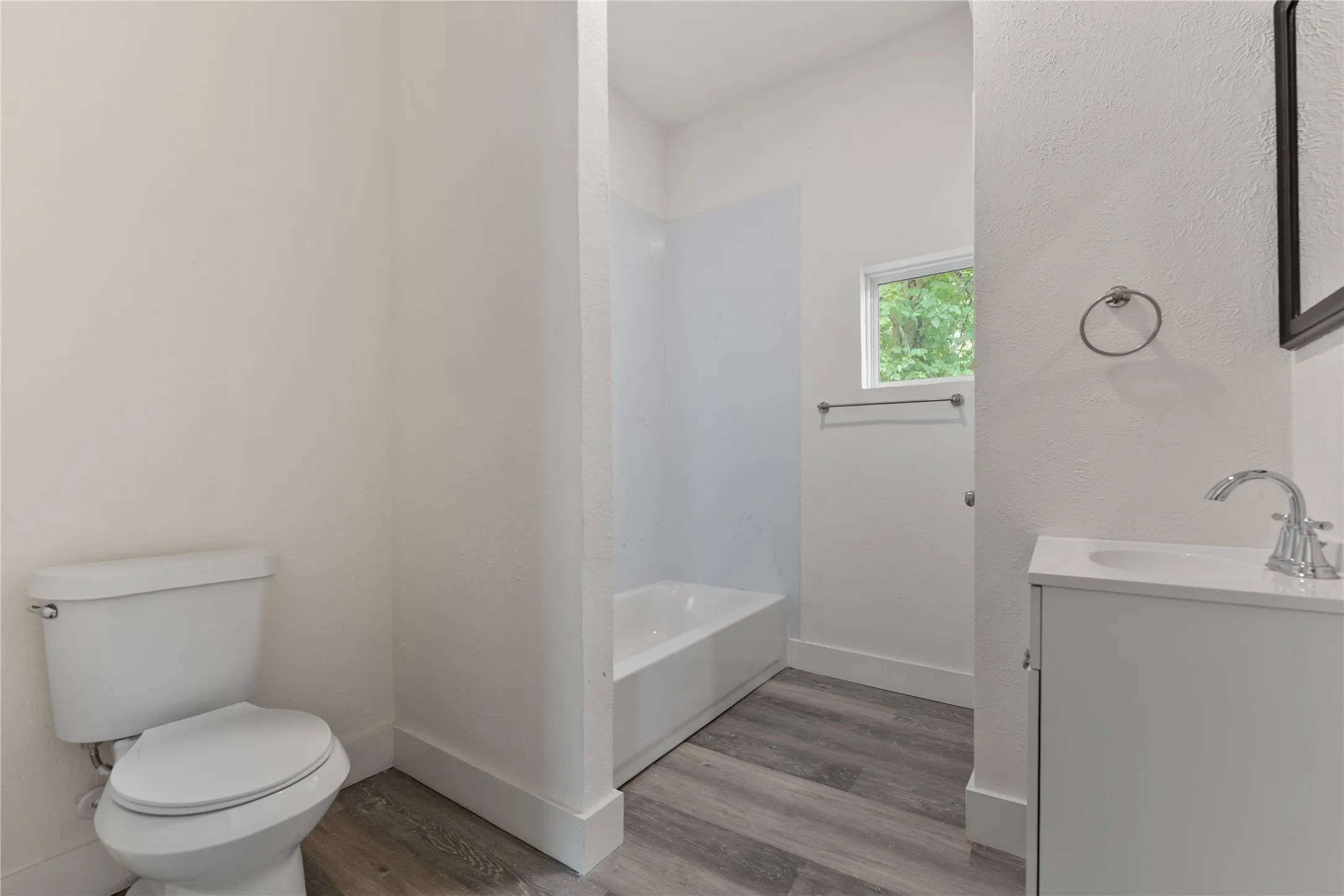 Single Family Residence For Sale in Mc Lennan County , 1601 N 11TH Street, Waco, Texas 76707, 3 Bedroom, 2 Bathroom, Garage spaces, 1,568 Sqft, built in 1920, mls#21388721, Real Estate Agent in Waco, Homes For Sale in Mc Lennan county, Homes For Sale in Waco, Realtor in Waco Texas, Real Estate Brokerage Independent Realty Texas, Luminita Cordes Realtor