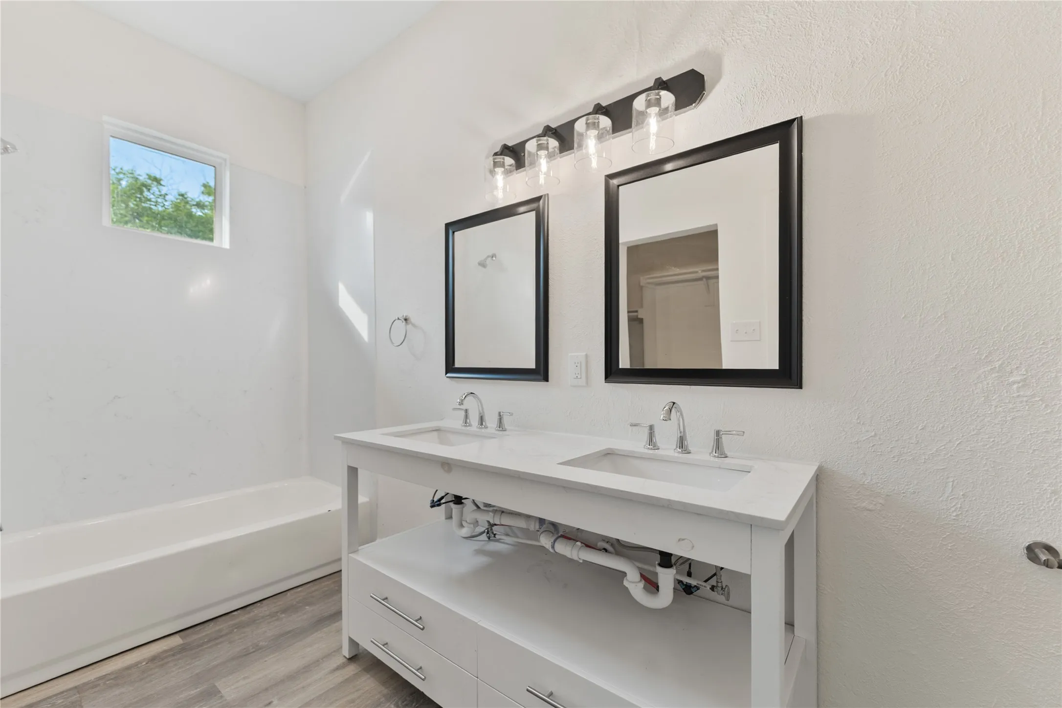 Single Family Residence For Sale in Mc Lennan County , 1601 N 11TH Street, Waco, Texas 76707, 3 Bedroom, 2 Bathroom, Garage spaces, 1,568 Sqft, built in 1920, mls#21388721, Real Estate Agent in Waco, Homes For Sale in Mc Lennan county, Homes For Sale in Waco, Realtor in Waco Texas, Real Estate Brokerage Independent Realty Texas, Luminita Cordes Realtor