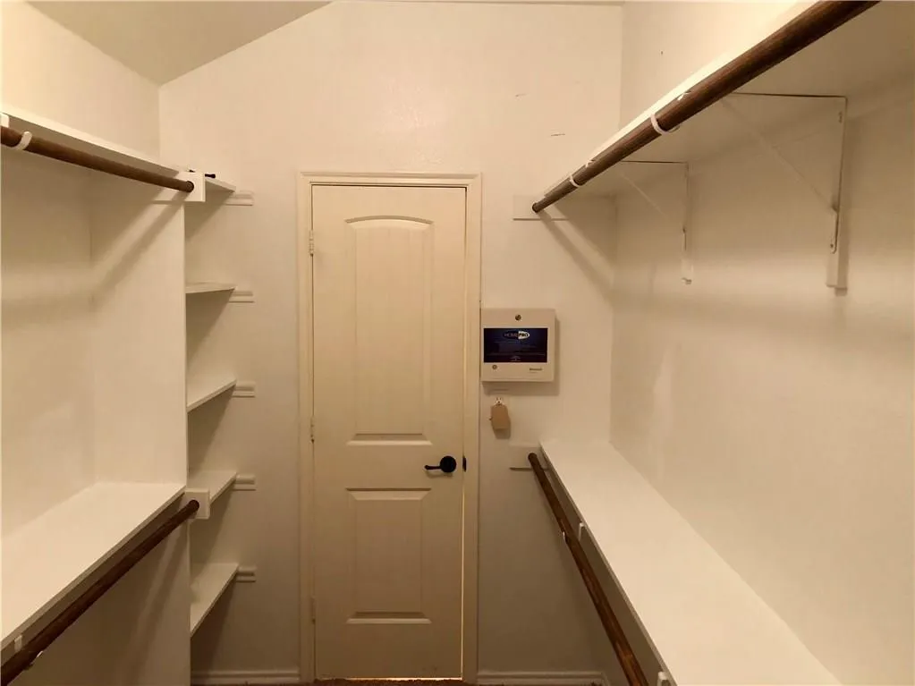 Single Family Residence For Rent in Collin County , 1104 Kaufman Road, Melissa, Texas 75454, 3 Bedroom, 2 Bathroom, 2 Garage spaces, 2,044 Sqft, built in 2009, mls#21390440, Real Estate Agent in Melissa, Homes For Rent in Collin county, Homes For Rent in Melissa, Realtor in Melissa Texas, Real Estate Brokerage Independent Realty Texas, Luminita Cordes Realtor