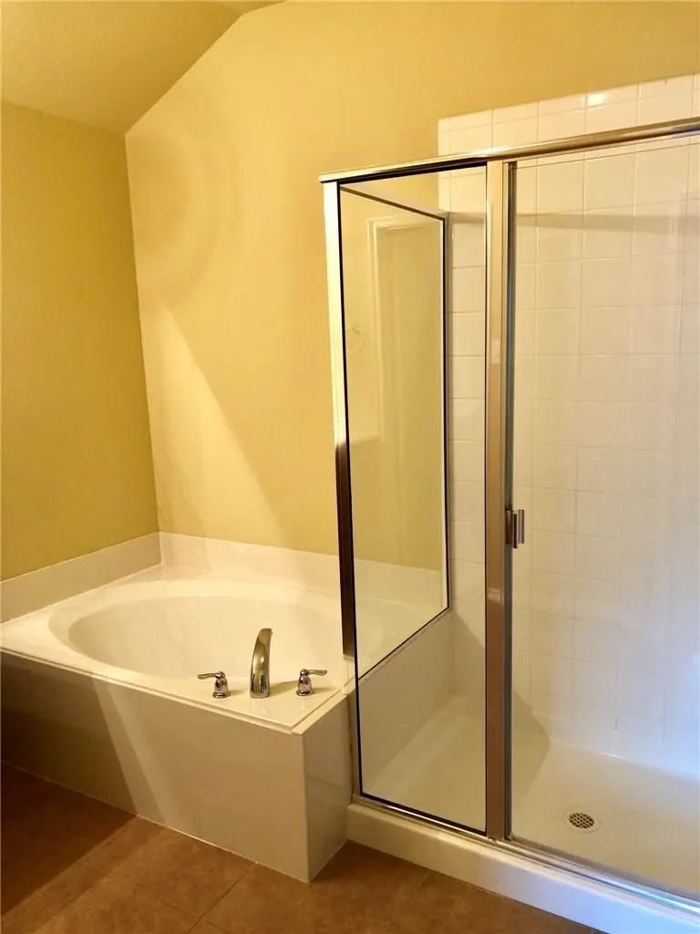 Single Family Residence For Rent in Collin County , 1104 Kaufman Road, Melissa, Texas 75454, 3 Bedroom, 2 Bathroom, 2 Garage spaces, 2,044 Sqft, built in 2009, mls#21390440, Real Estate Agent in Melissa, Homes For Rent in Collin county, Homes For Rent in Melissa, Realtor in Melissa Texas, Real Estate Brokerage Independent Realty Texas, Luminita Cordes Realtor
