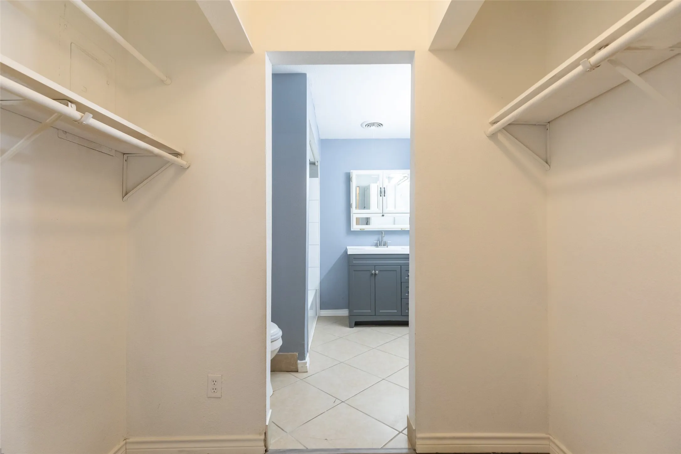 Single Family Residence For Sale in Taylor County , 4526 Don Juan Street, Abilene, Texas 79605, 4 Bedroom, 2 Bathroom, Garage spaces, 1,798 Sqft, built in 1959, mls#21389166, Real Estate Agent in Abilene, Homes For Sale in Taylor county, Homes For Sale in Abilene, Realtor in Abilene Texas, Real Estate Brokerage Independent Realty Texas, Luminita Cordes Realtor