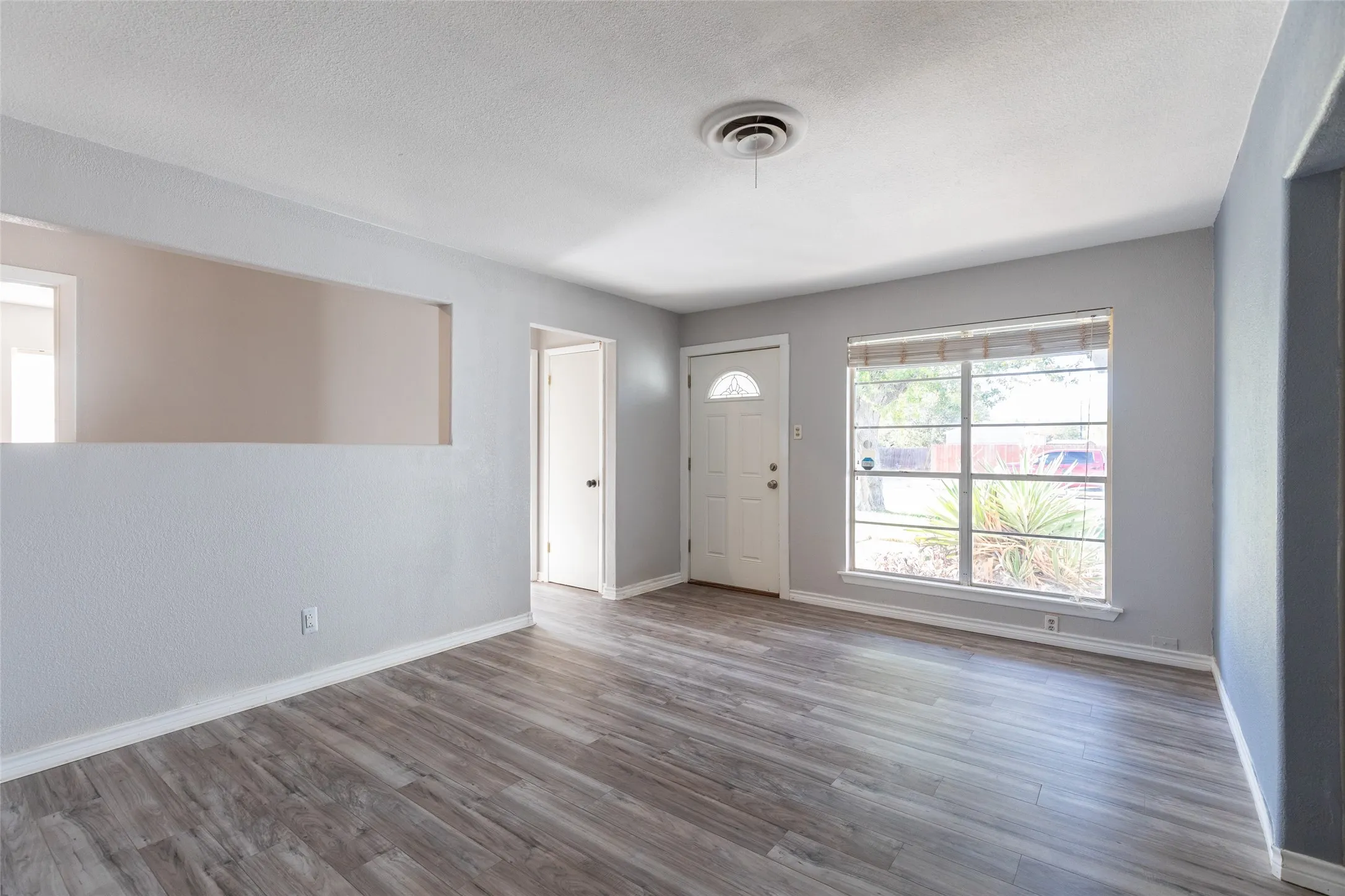Single Family Residence For Sale in Taylor County , 4526 Don Juan Street, Abilene, Texas 79605, 4 Bedroom, 2 Bathroom, Garage spaces, 1,798 Sqft, built in 1959, mls#21389166, Real Estate Agent in Abilene, Homes For Sale in Taylor county, Homes For Sale in Abilene, Realtor in Abilene Texas, Real Estate Brokerage Independent Realty Texas, Luminita Cordes Realtor