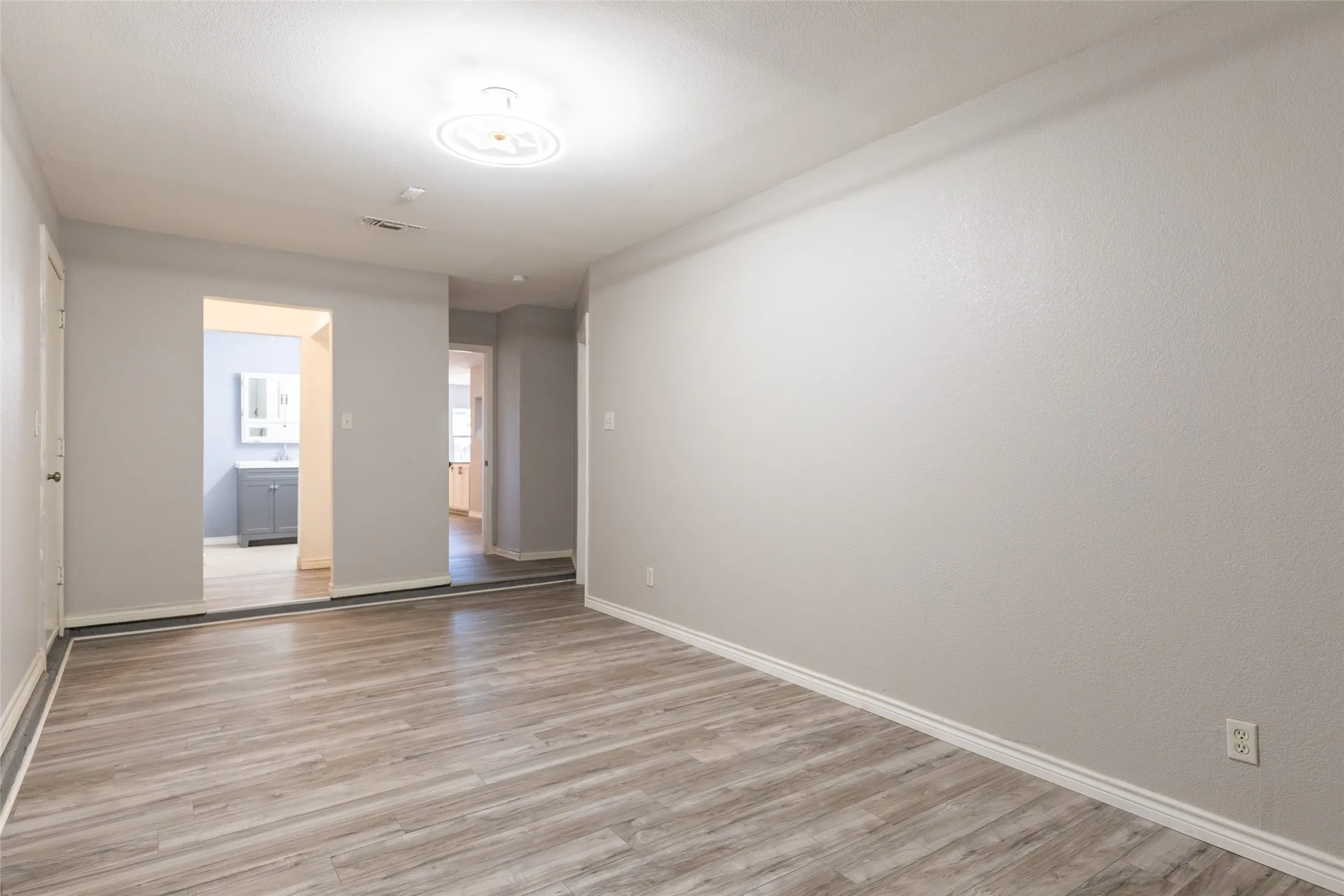 Single Family Residence For Sale in Taylor County , 4526 Don Juan Street, Abilene, Texas 79605, 4 Bedroom, 2 Bathroom, Garage spaces, 1,798 Sqft, built in 1959, mls#21389166, Real Estate Agent in Abilene, Homes For Sale in Taylor county, Homes For Sale in Abilene, Realtor in Abilene Texas, Real Estate Brokerage Independent Realty Texas, Luminita Cordes Realtor