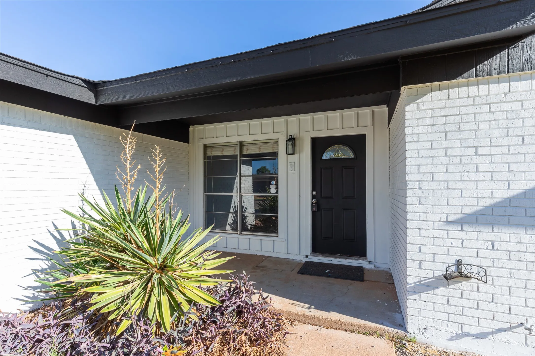 Single Family Residence For Sale in Taylor County , 4526 Don Juan Street, Abilene, Texas 79605, 4 Bedroom, 2 Bathroom, Garage spaces, 1,798 Sqft, built in 1959, mls#21389166, Real Estate Agent in Abilene, Homes For Sale in Taylor county, Homes For Sale in Abilene, Realtor in Abilene Texas, Real Estate Brokerage Independent Realty Texas, Luminita Cordes Realtor
