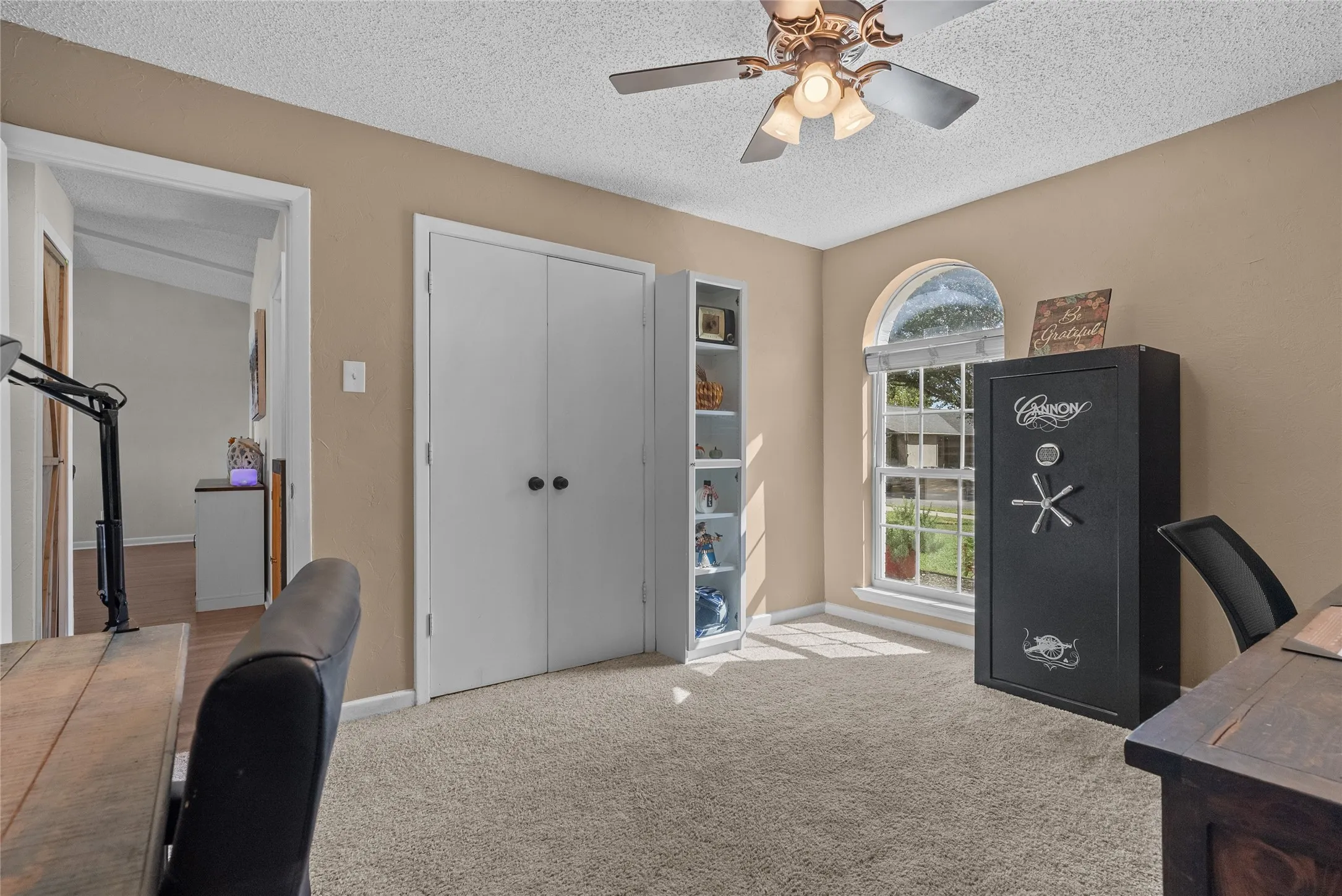 Single Family Residence For Sale in Dallas County , 2621 Elk Grove Road, Carrollton, Texas 75007, 3 Bedroom, 2 Bathroom, 2 Garage spaces, 1,333 Sqft, built in 1971, mls#21390443, Real Estate Agent in Carrollton, Homes For Sale in Dallas county, Homes For Sale in Carrollton, Realtor in Carrollton Texas, Real Estate Brokerage Independent Realty Texas, Luminita Cordes Realtor