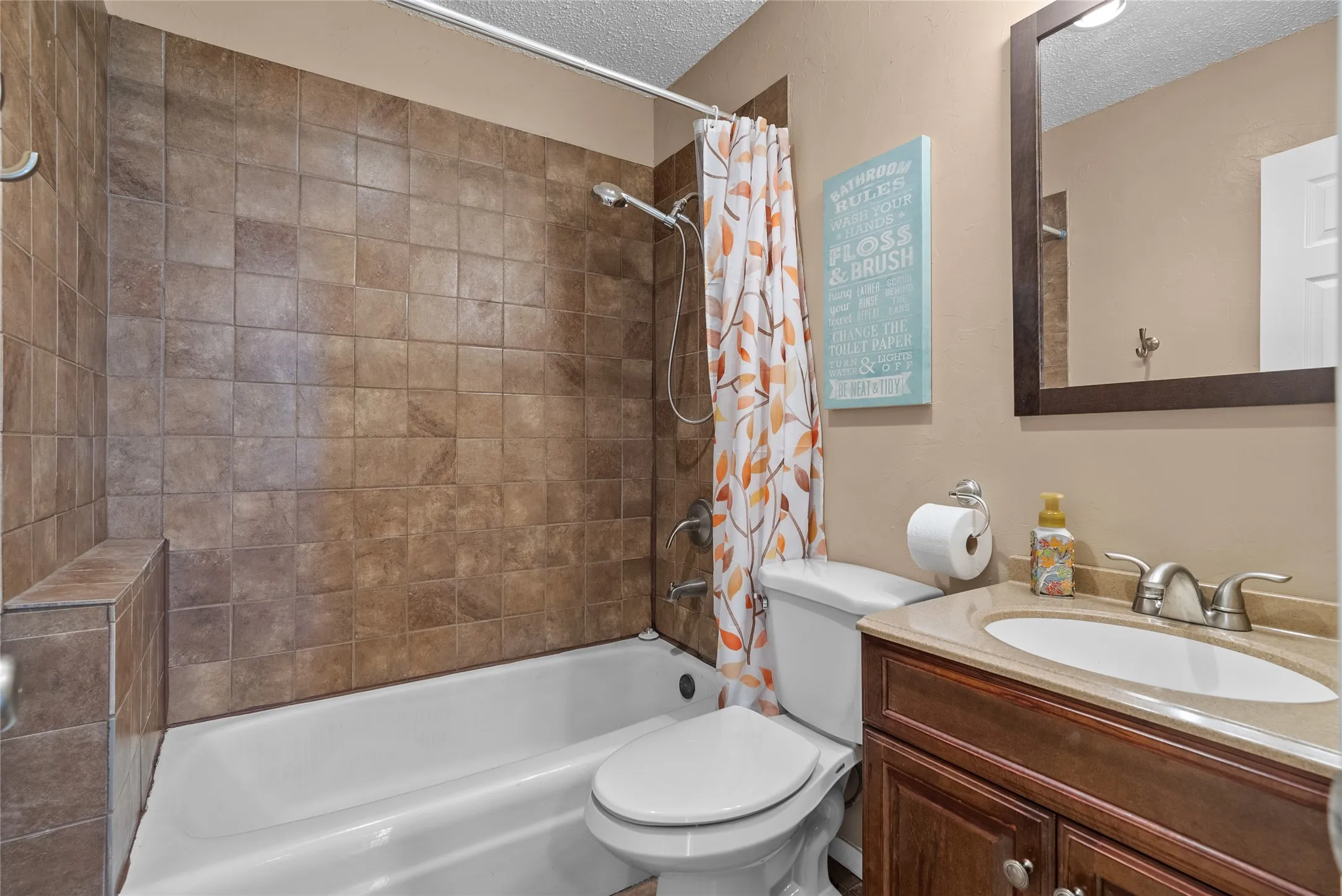 Single Family Residence For Sale in Dallas County , 2621 Elk Grove Road, Carrollton, Texas 75007, 3 Bedroom, 2 Bathroom, 2 Garage spaces, 1,333 Sqft, built in 1971, mls#21390443, Real Estate Agent in Carrollton, Homes For Sale in Dallas county, Homes For Sale in Carrollton, Realtor in Carrollton Texas, Real Estate Brokerage Independent Realty Texas, Luminita Cordes Realtor