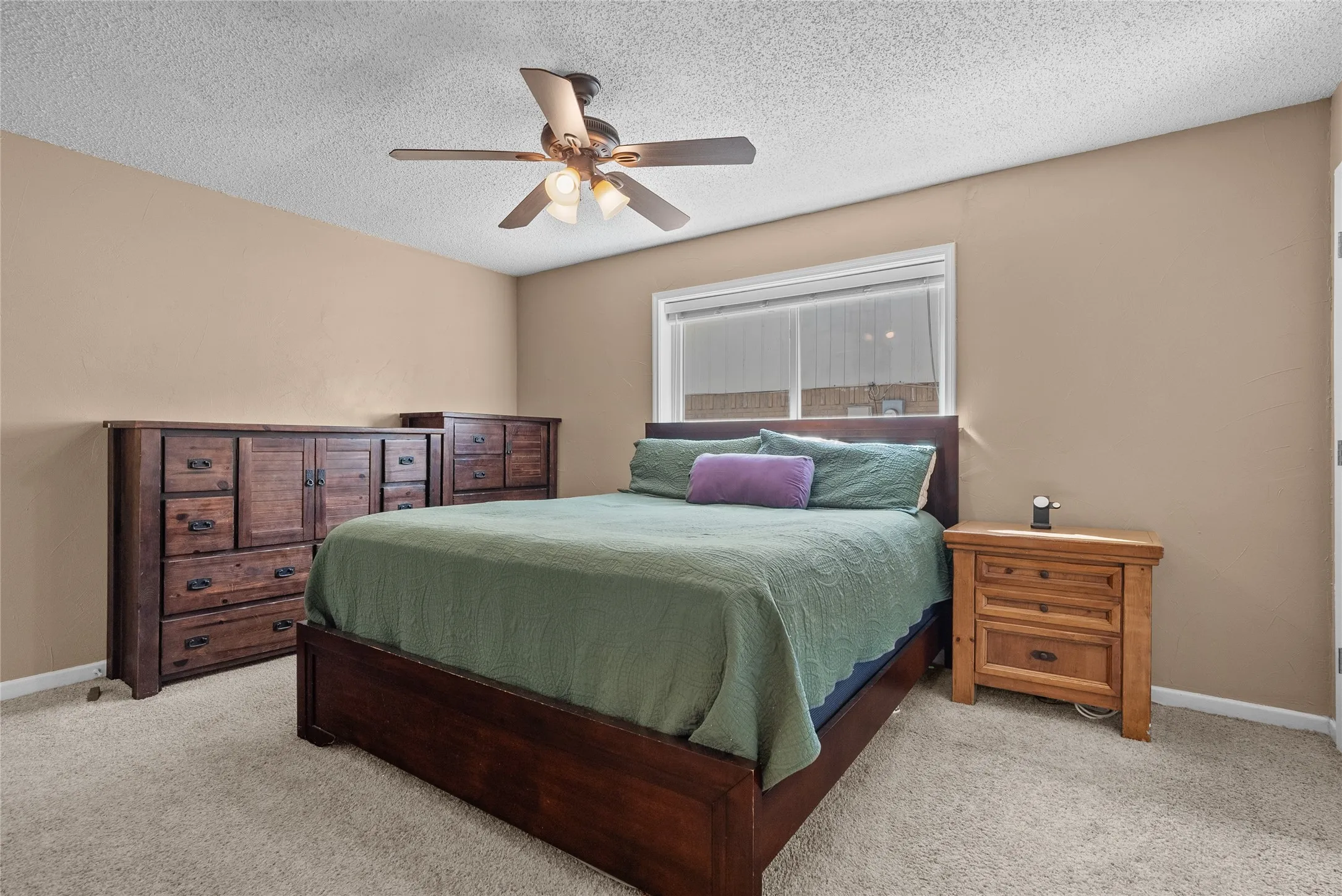 Single Family Residence For Sale in Dallas County , 2621 Elk Grove Road, Carrollton, Texas 75007, 3 Bedroom, 2 Bathroom, 2 Garage spaces, 1,333 Sqft, built in 1971, mls#21390443, Real Estate Agent in Carrollton, Homes For Sale in Dallas county, Homes For Sale in Carrollton, Realtor in Carrollton Texas, Real Estate Brokerage Independent Realty Texas, Luminita Cordes Realtor