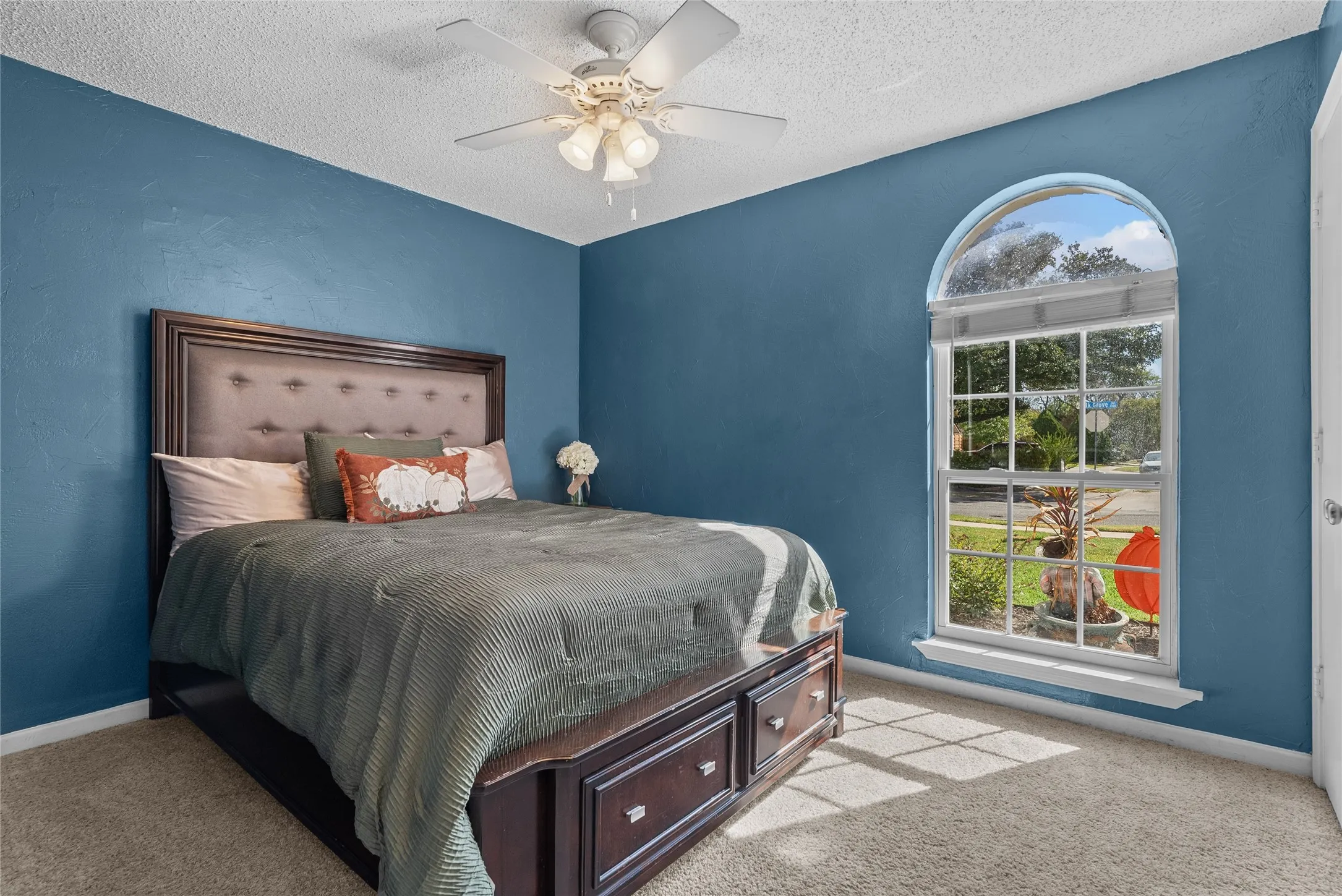 Single Family Residence For Sale in Dallas County , 2621 Elk Grove Road, Carrollton, Texas 75007, 3 Bedroom, 2 Bathroom, 2 Garage spaces, 1,333 Sqft, built in 1971, mls#21390443, Real Estate Agent in Carrollton, Homes For Sale in Dallas county, Homes For Sale in Carrollton, Realtor in Carrollton Texas, Real Estate Brokerage Independent Realty Texas, Luminita Cordes Realtor