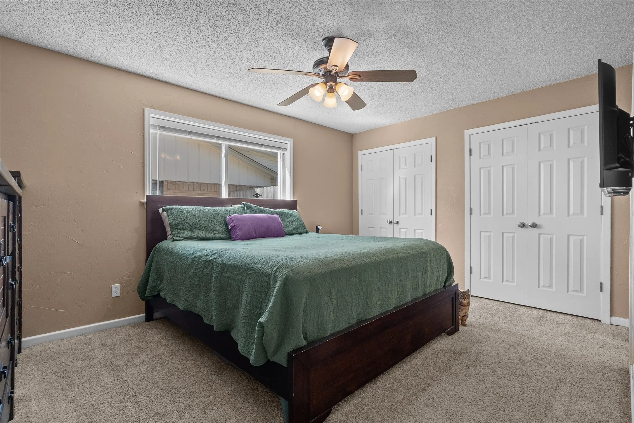 Single Family Residence For Sale in Dallas County , 2621 Elk Grove Road, Carrollton, Texas 75007, 3 Bedroom, 2 Bathroom, 2 Garage spaces, 1,333 Sqft, built in 1971, mls#21390443, Real Estate Agent in Carrollton, Homes For Sale in Dallas county, Homes For Sale in Carrollton, Realtor in Carrollton Texas, Real Estate Brokerage Independent Realty Texas, Luminita Cordes Realtor