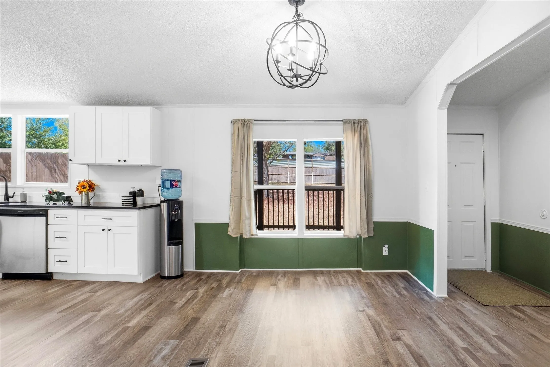Dining to Kitchen