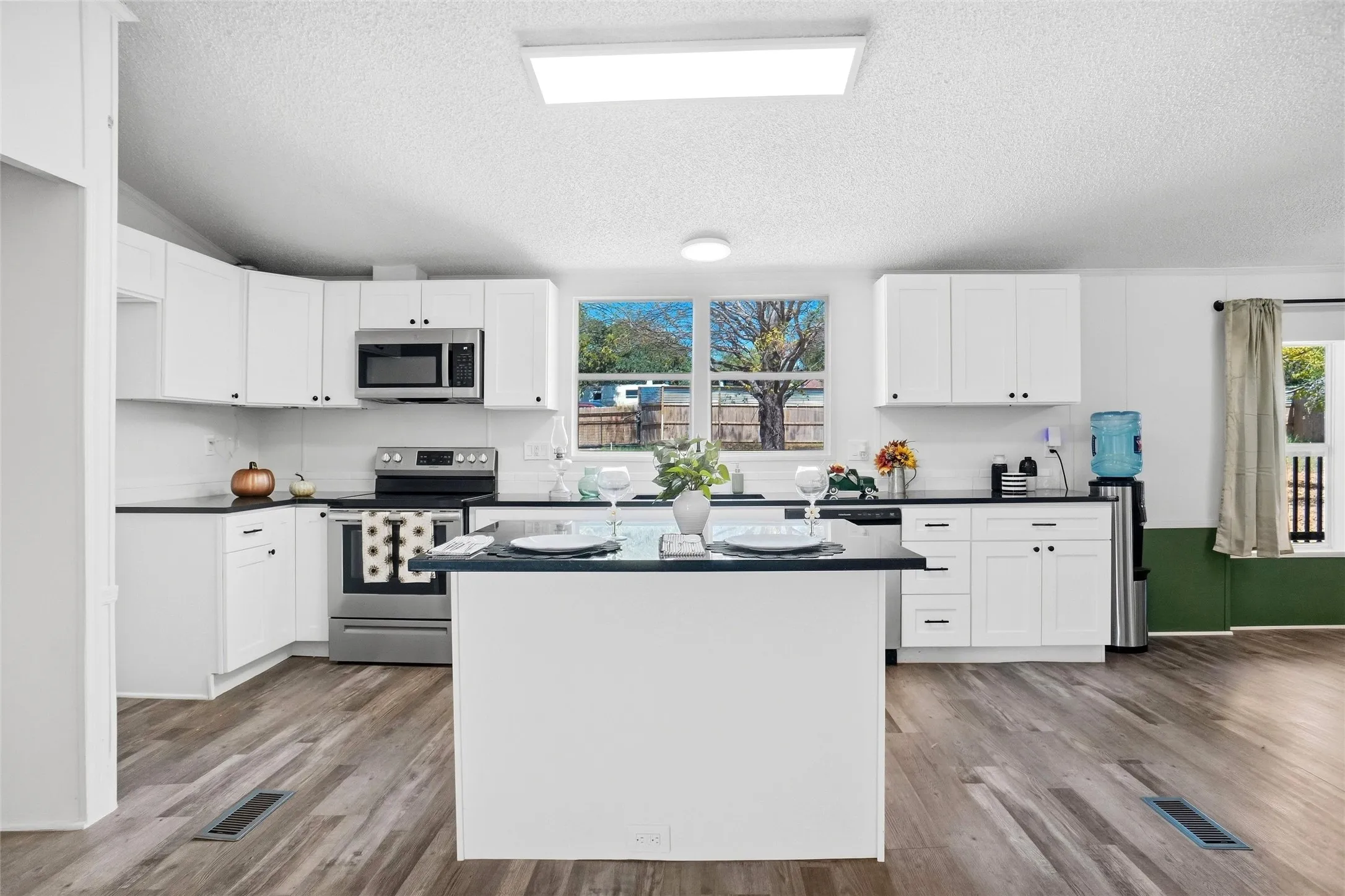 Mobile Home For Sale in Parker County , 276 Wonder Drive, Springtown, Texas 76082, 3 Bedroom, 2 Bathroom, Garage spaces, 1,680 Sqft, built in 1994, mls#21388443, Real Estate Agent in Springtown, Homes For Sale in Parker county, Homes For Sale in Springtown, Realtor in Springtown Texas, Real Estate Brokerage Independent Realty Texas, Luminita Cordes Realtor