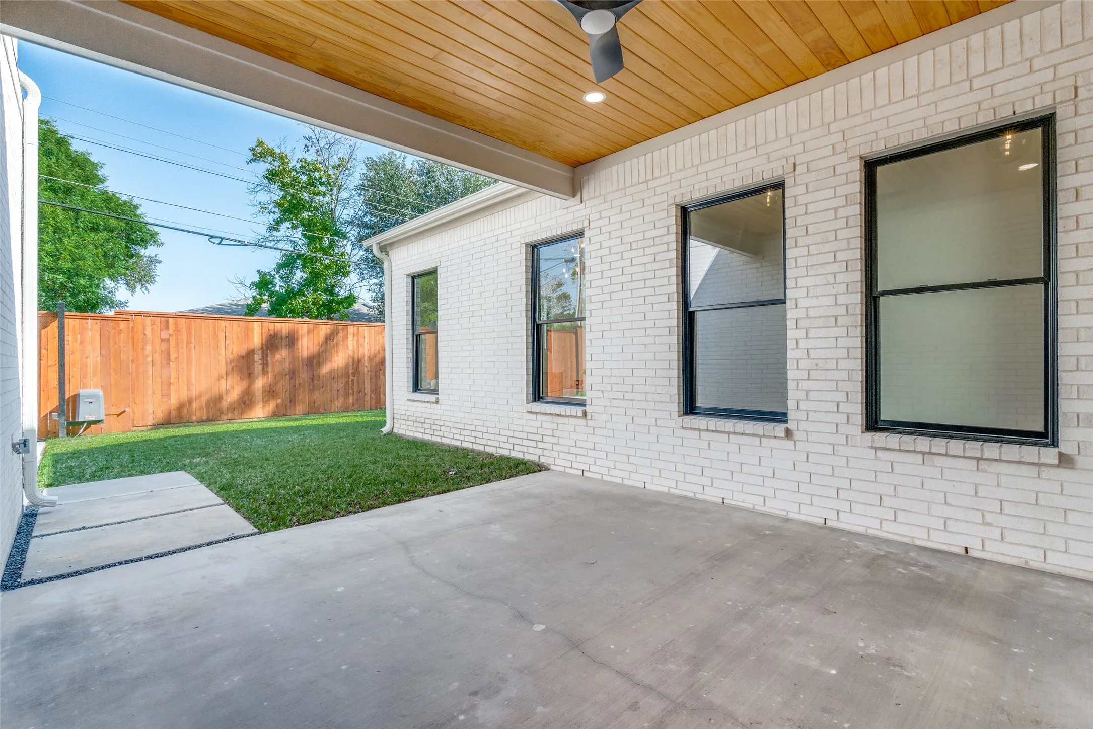 Single Family Residence For Sale in Dallas County , 10641 Larchfield Lane, Dallas, Texas 75238, 5 Bedroom, 5 Bathroom, 2 Garage spaces, 3,612 Sqft, built in 2025, mls#21390430, Real Estate Agent in Dallas, Homes For Sale in Dallas county, Homes For Sale in Dallas, Realtor in Dallas Texas, Real Estate Brokerage Independent Realty Texas, Luminita Cordes Realtor