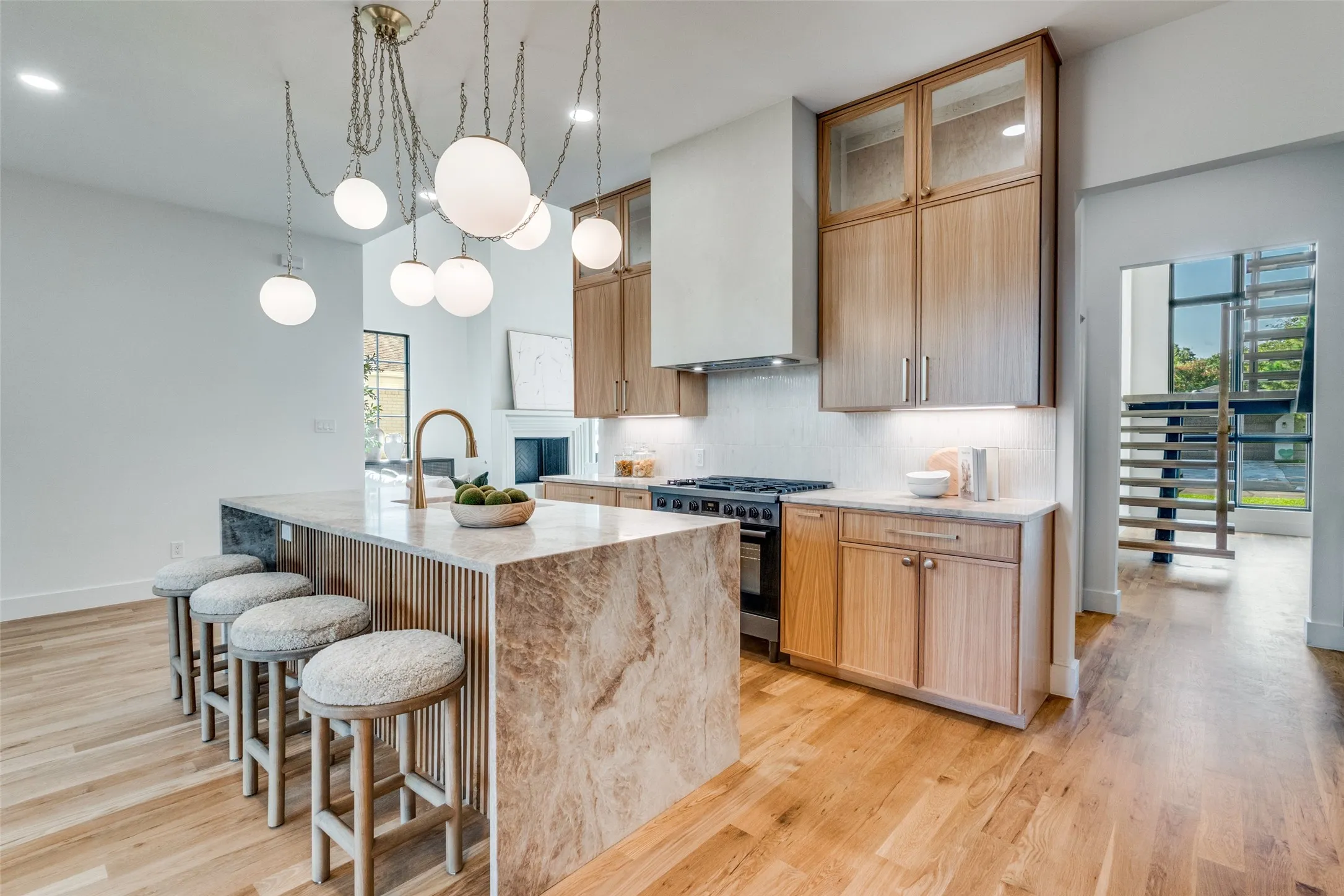 Single Family Residence For Sale in Dallas County , 10641 Larchfield Lane, Dallas, Texas 75238, 5 Bedroom, 5 Bathroom, 2 Garage spaces, 3,612 Sqft, built in 2025, mls#21390430, Real Estate Agent in Dallas, Homes For Sale in Dallas county, Homes For Sale in Dallas, Realtor in Dallas Texas, Real Estate Brokerage Independent Realty Texas, Luminita Cordes Realtor