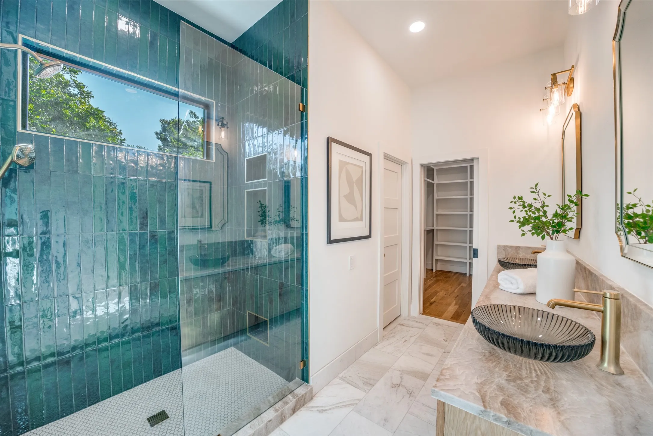 Single Family Residence For Sale in Dallas County , 10641 Larchfield Lane, Dallas, Texas 75238, 5 Bedroom, 5 Bathroom, 2 Garage spaces, 3,612 Sqft, built in 2025, mls#21390430, Real Estate Agent in Dallas, Homes For Sale in Dallas county, Homes For Sale in Dallas, Realtor in Dallas Texas, Real Estate Brokerage Independent Realty Texas, Luminita Cordes Realtor