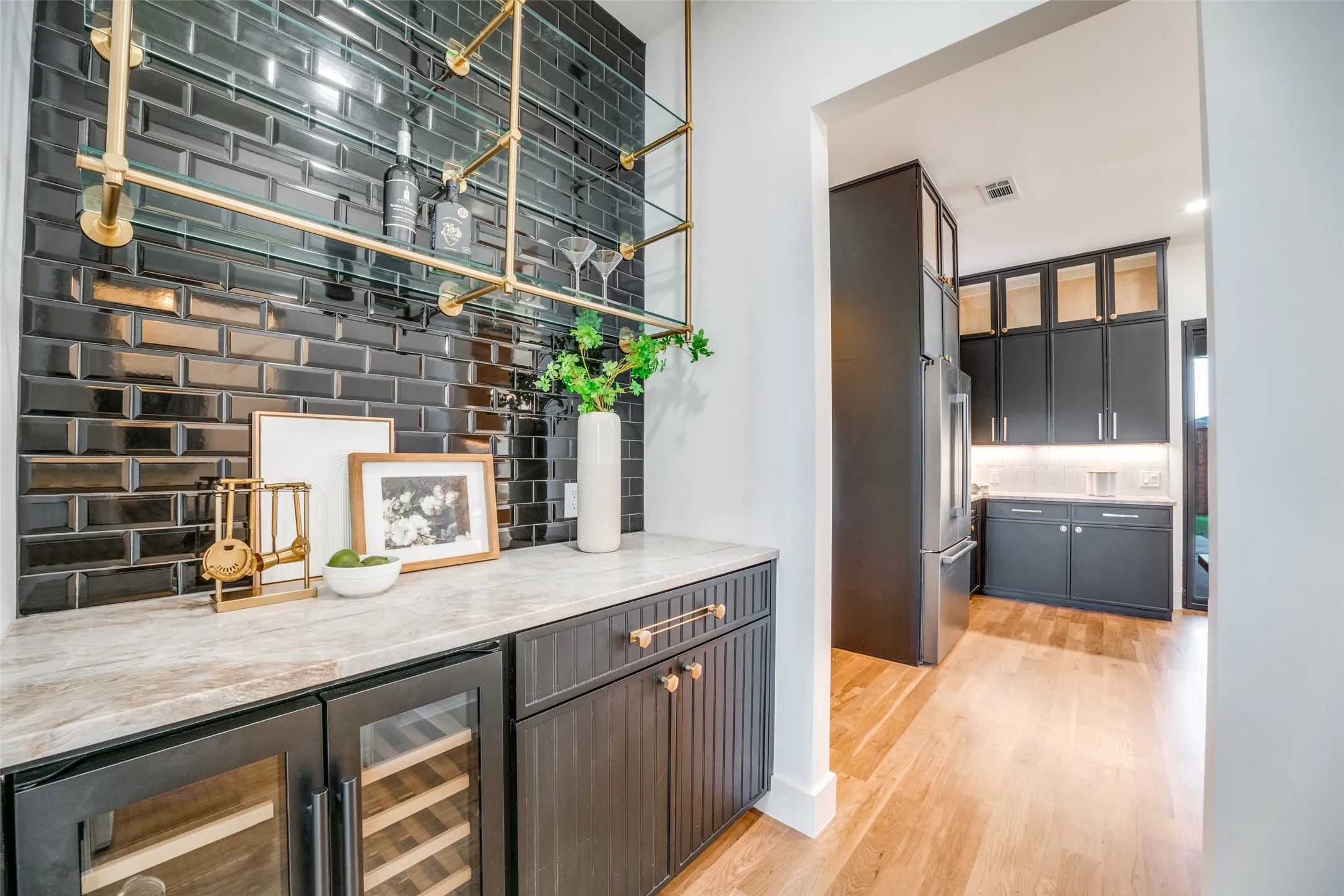 Single Family Residence For Sale in Dallas County , 10641 Larchfield Lane, Dallas, Texas 75238, 5 Bedroom, 5 Bathroom, 2 Garage spaces, 3,612 Sqft, built in 2025, mls#21390430, Real Estate Agent in Dallas, Homes For Sale in Dallas county, Homes For Sale in Dallas, Realtor in Dallas Texas, Real Estate Brokerage Independent Realty Texas, Luminita Cordes Realtor