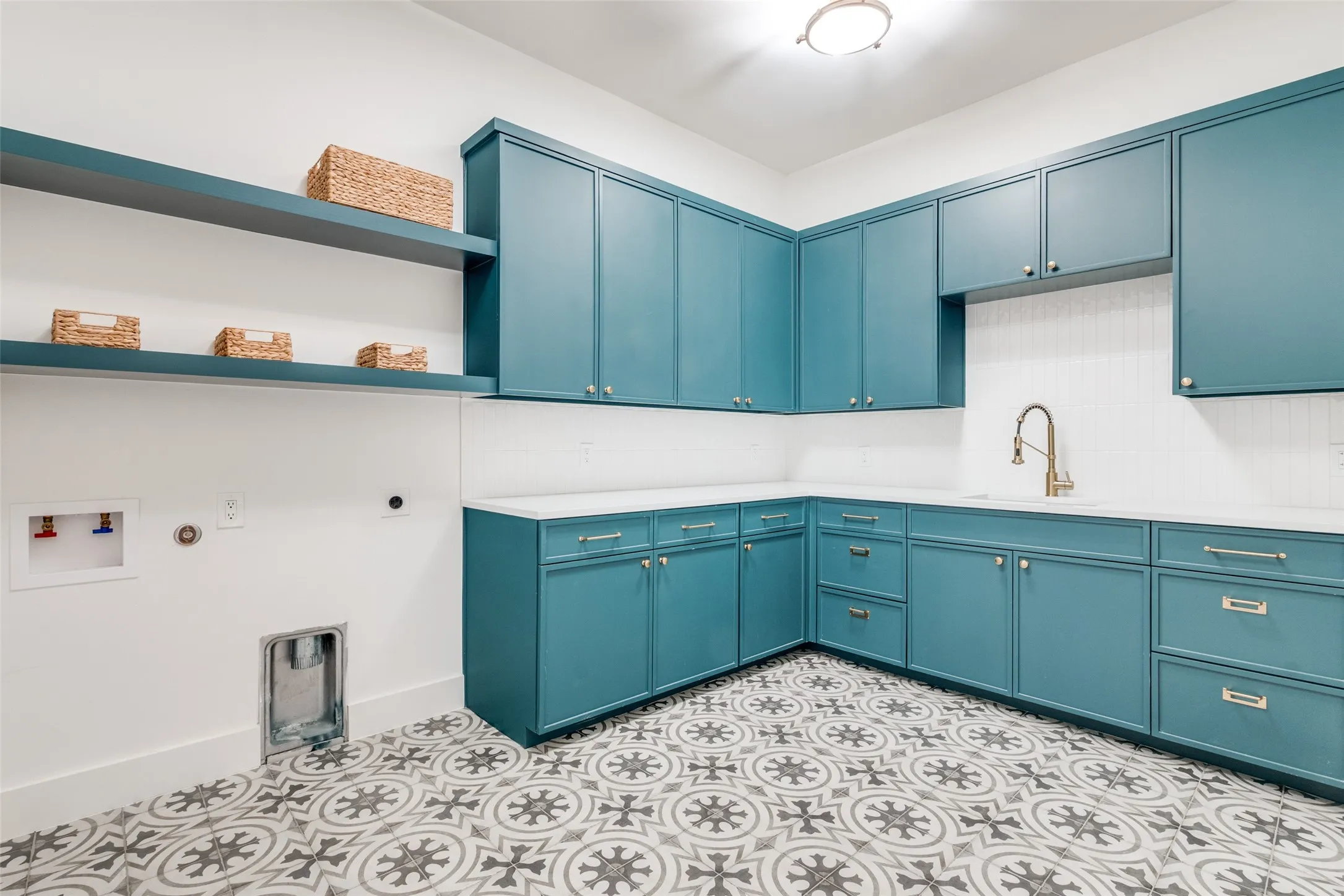 Single Family Residence For Sale in Dallas County , 10641 Larchfield Lane, Dallas, Texas 75238, 5 Bedroom, 5 Bathroom, 2 Garage spaces, 3,612 Sqft, built in 2025, mls#21390430, Real Estate Agent in Dallas, Homes For Sale in Dallas county, Homes For Sale in Dallas, Realtor in Dallas Texas, Real Estate Brokerage Independent Realty Texas, Luminita Cordes Realtor