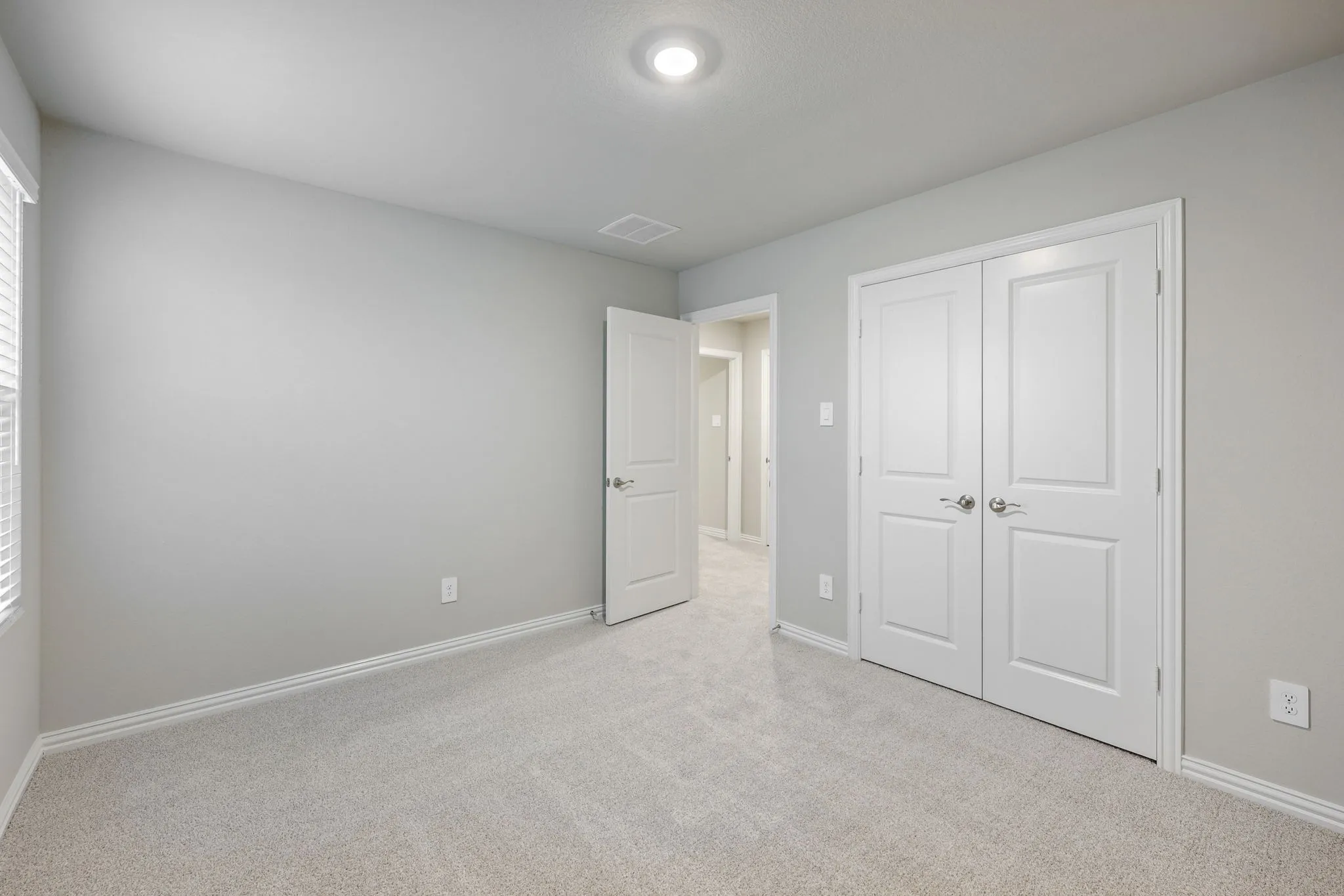 Photo is not of the actual home, but is an inspirational photo of builder’s model home and may depict options, furnishings, and/or decorator features that are not included.
