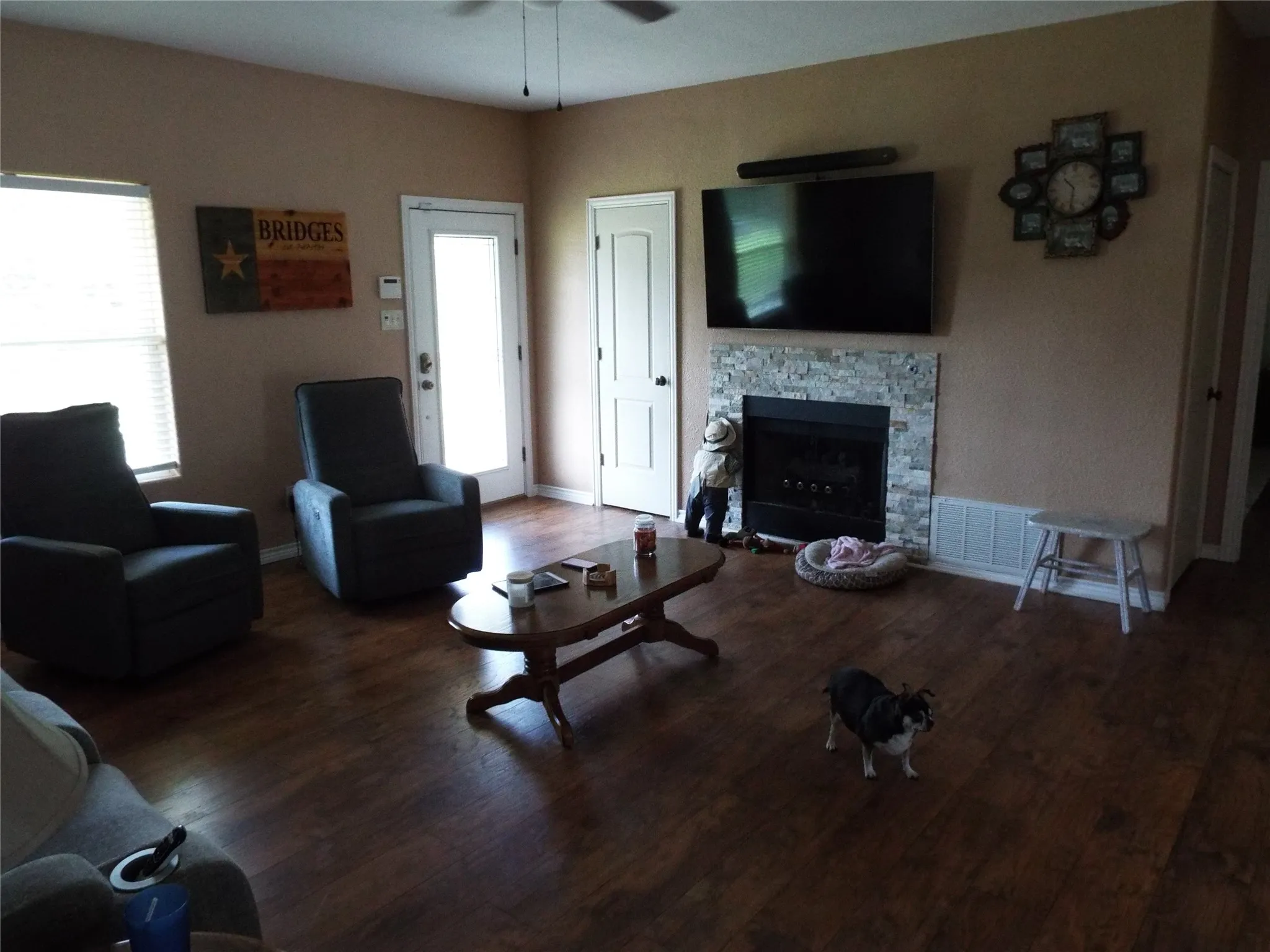 Single Family Residence For Sale in Henderson County , 721 Midway Road, Tool, Texas 75143, 3 Bedroom, 2 Bathroom, 2 Garage spaces, 1,672 Sqft, built in 2011, mls#21390447, Real Estate Agent in Tool, Homes For Sale in Henderson county, Homes For Sale in Tool, Realtor in Tool Texas, Real Estate Brokerage Independent Realty Texas, Luminita Cordes Realtor