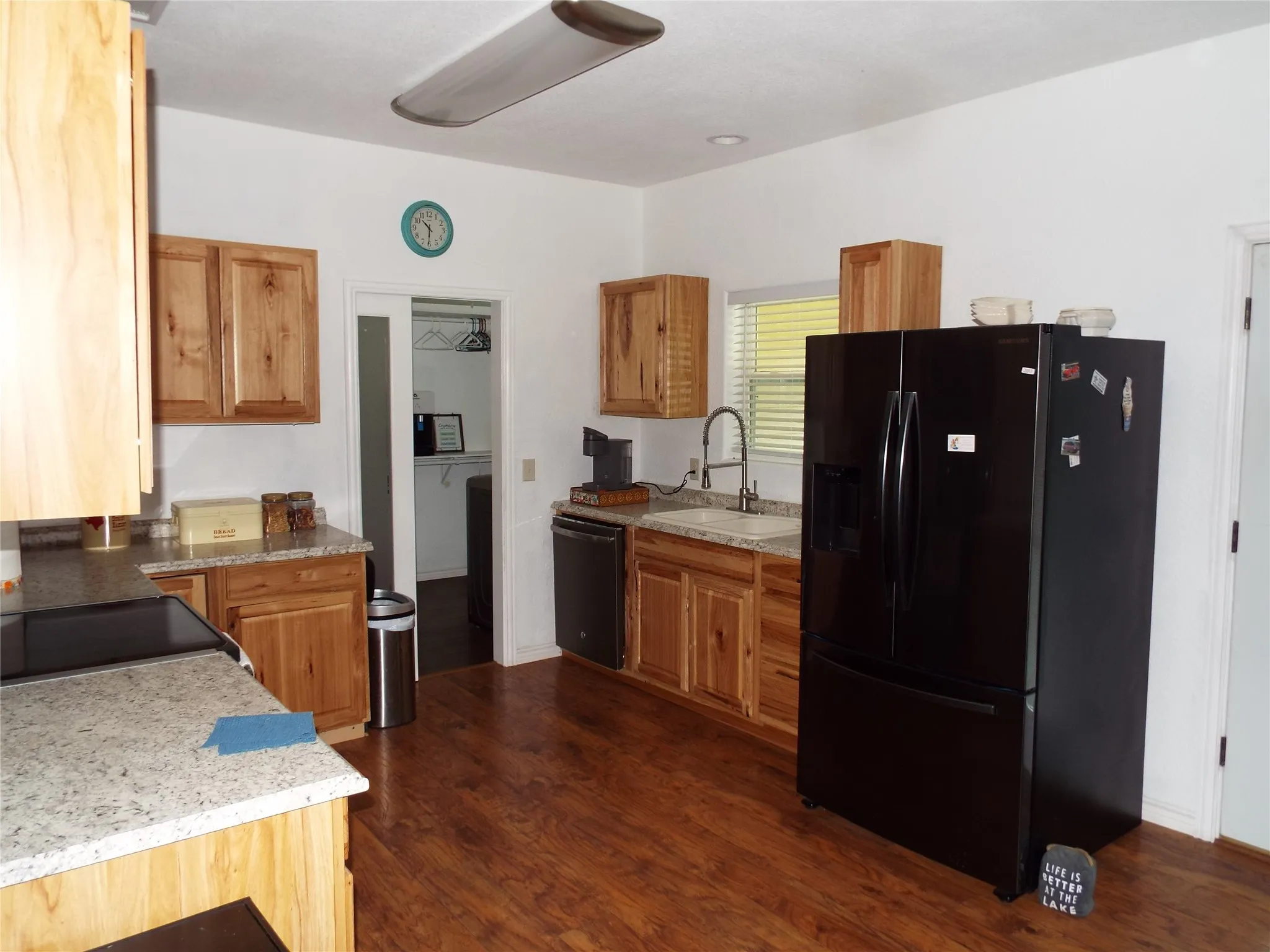 Single Family Residence For Sale in Henderson County , 721 Midway Road, Tool, Texas 75143, 3 Bedroom, 2 Bathroom, 2 Garage spaces, 1,672 Sqft, built in 2011, mls#21390447, Real Estate Agent in Tool, Homes For Sale in Henderson county, Homes For Sale in Tool, Realtor in Tool Texas, Real Estate Brokerage Independent Realty Texas, Luminita Cordes Realtor